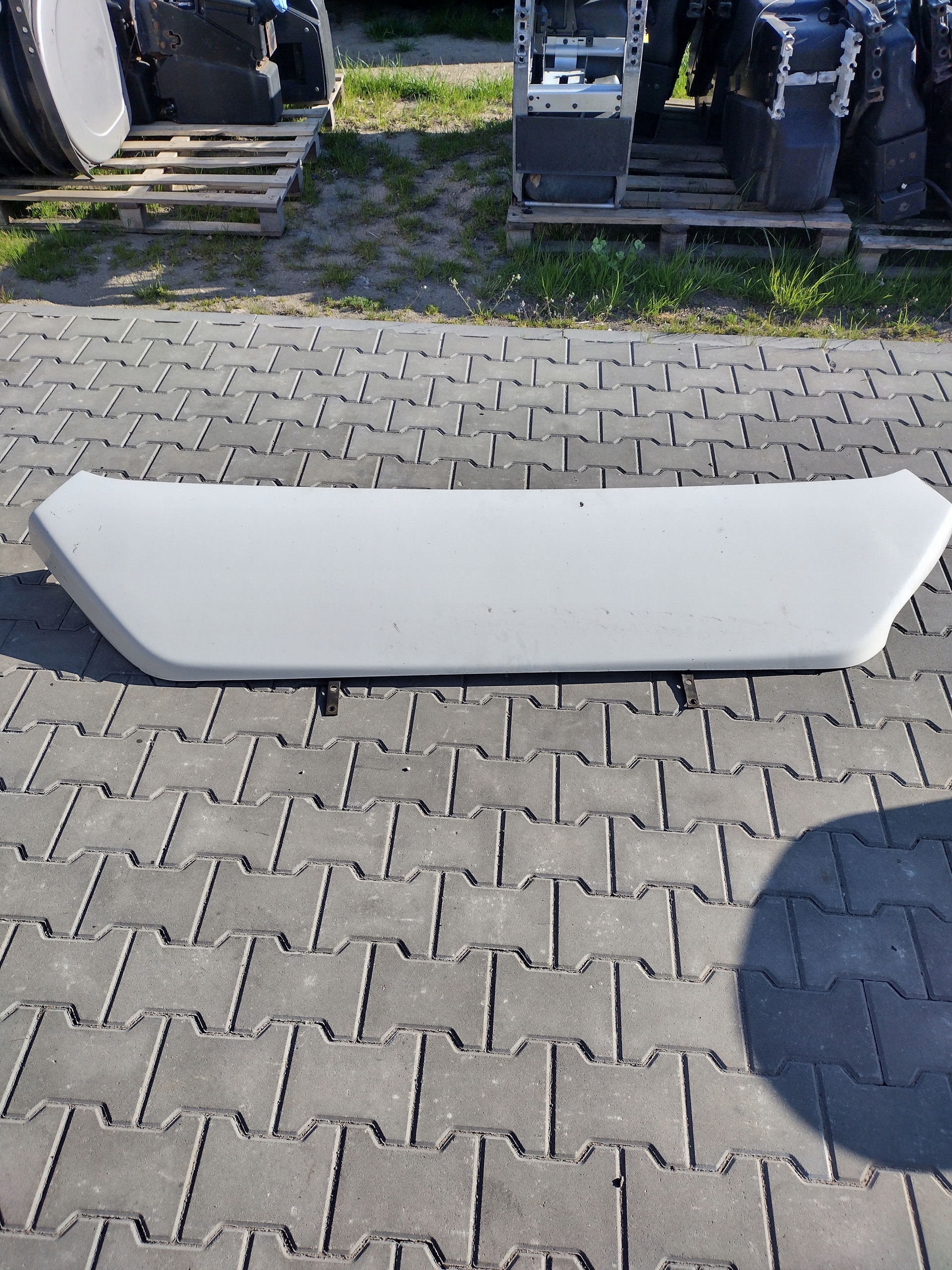 OWIEWKA DACHOWA SPOILER LOTKA VOLVO FH 12 13 XL