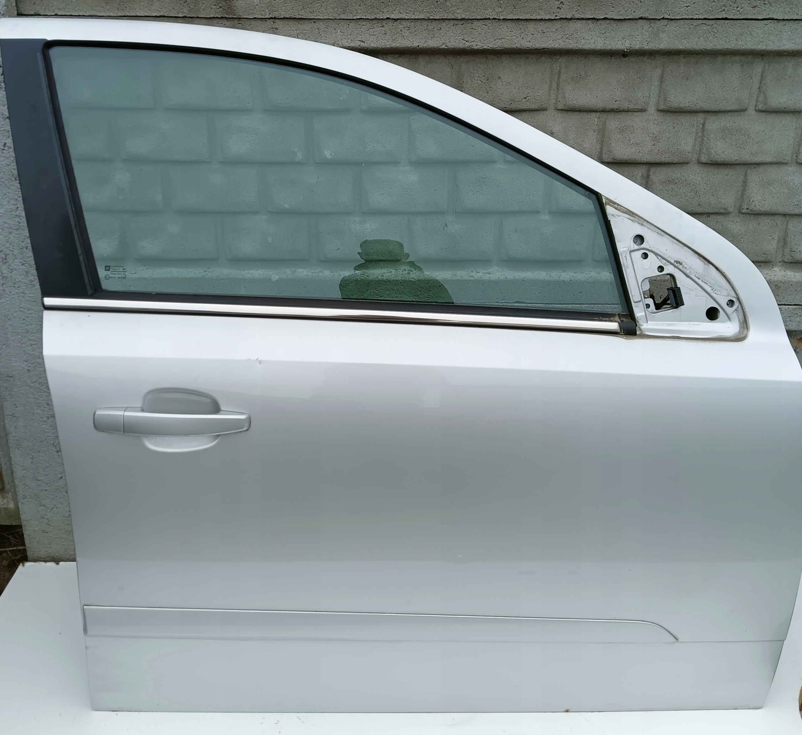 DRZWI PRAWE PRZEDNIE OPEL ASTRA H Z157 Numer katalogowy części OPEL ASTRA H III 3 Z157 DRZWI PRAWE PRZEDNIE 5D