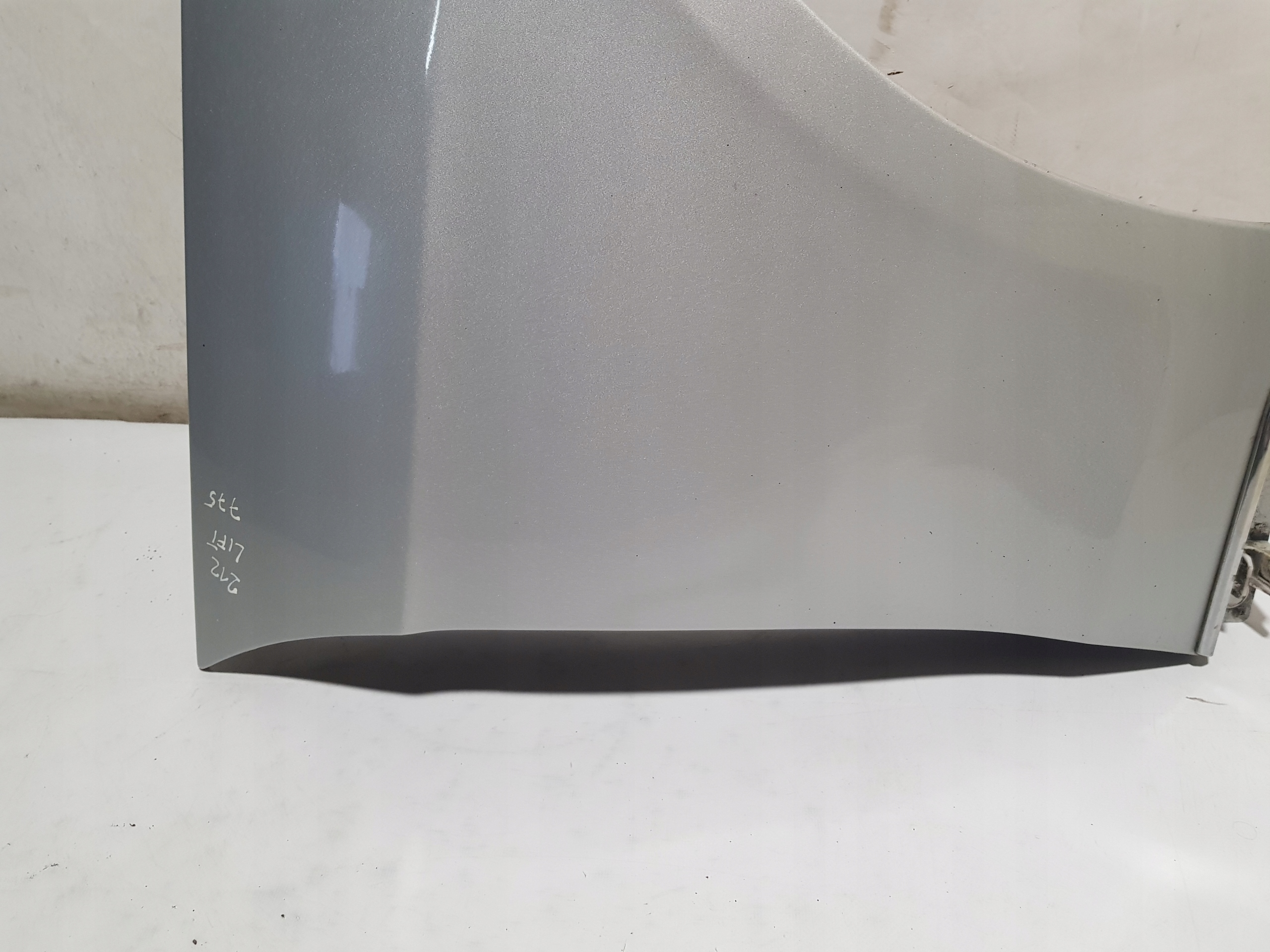 fender right front MERCEDES W212 C775 775