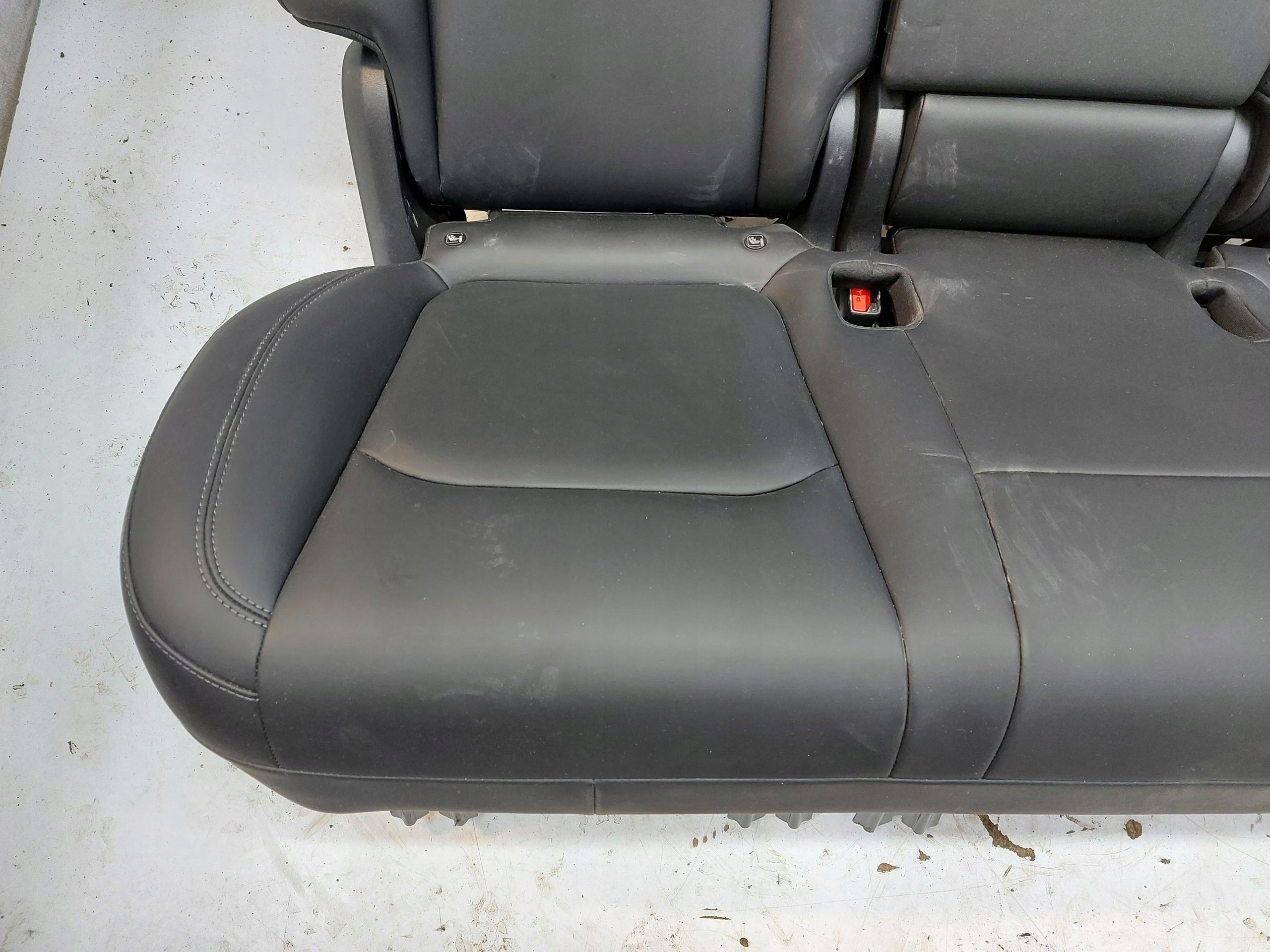 TESLA MODEL Y 2023r Sitz Sitz komplet