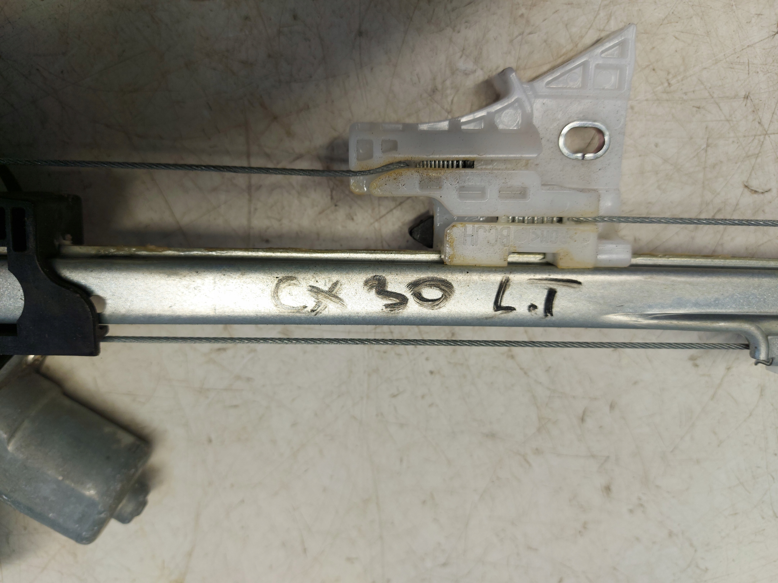 MAZDA CX30 window regulator left rear part