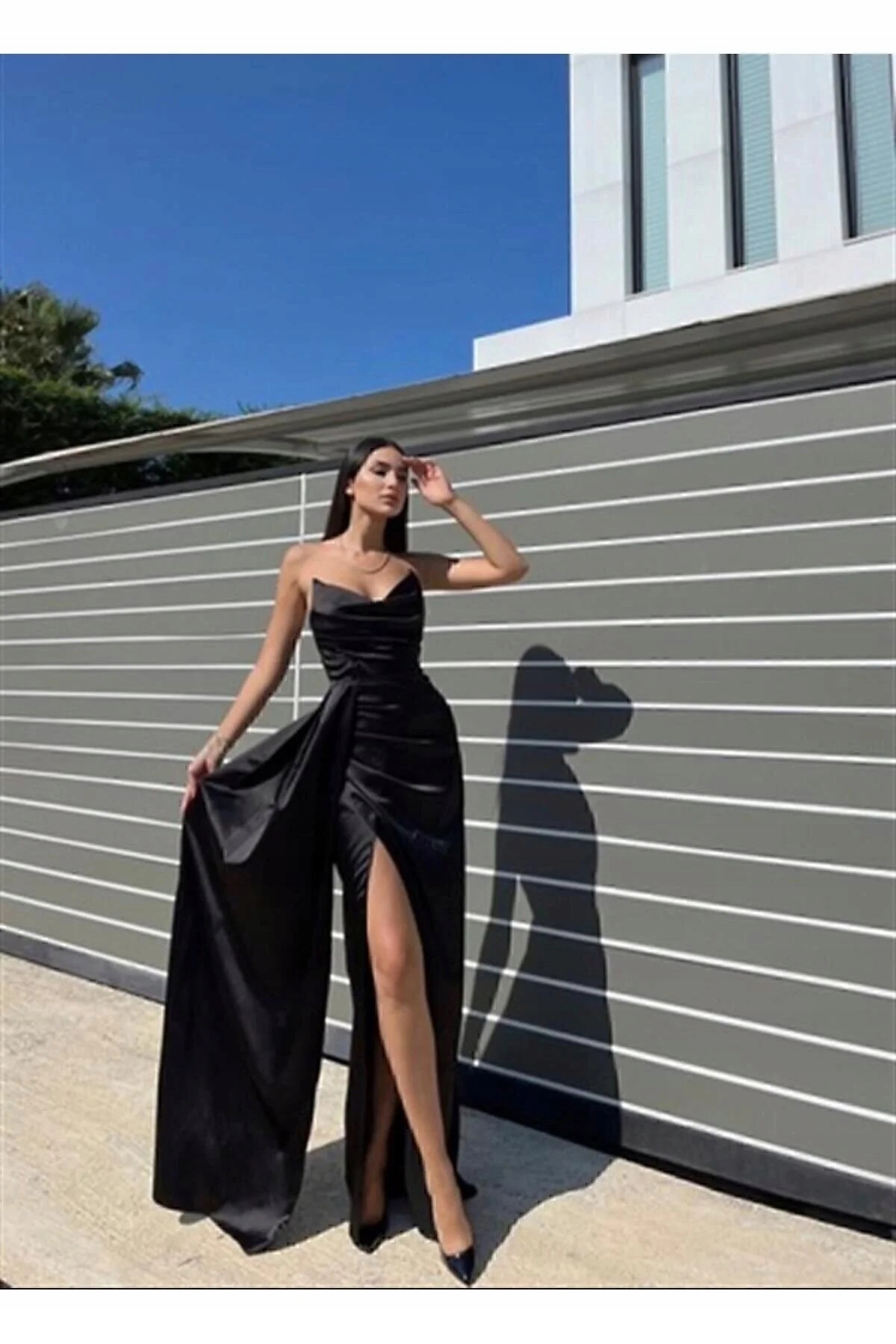 Elegantní Černé Šaty S Efektním Rozstřihem A Škrábáním L 5IA