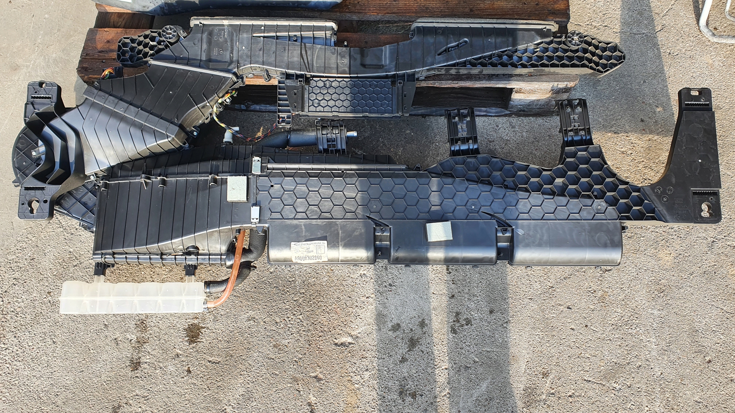 Klimatyzacja Webasto Postojowa Mercedes Actros MP 4 A9608302860 Producent części Valeo