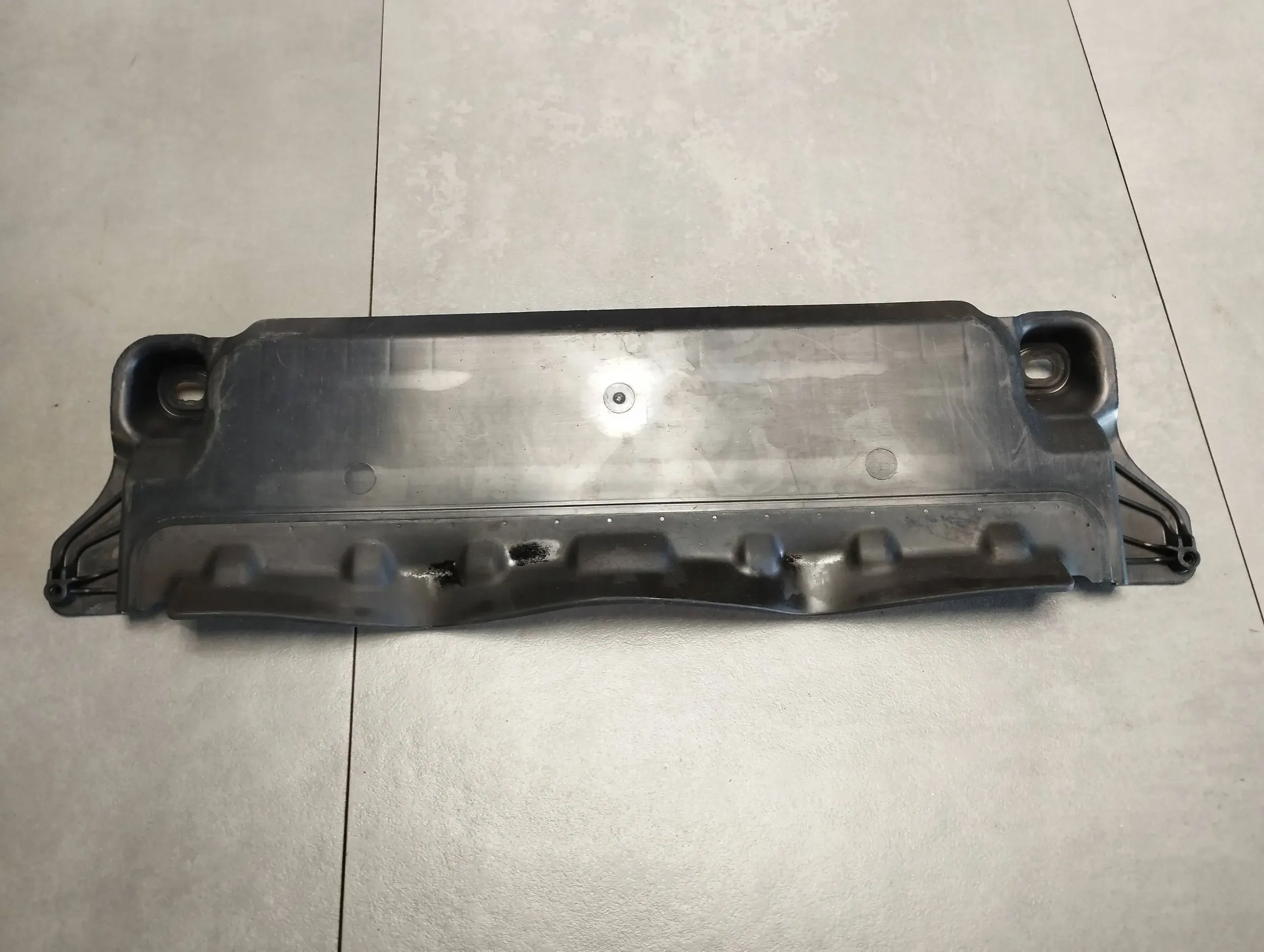 Audi A3 8V cover chassis 8V5825230