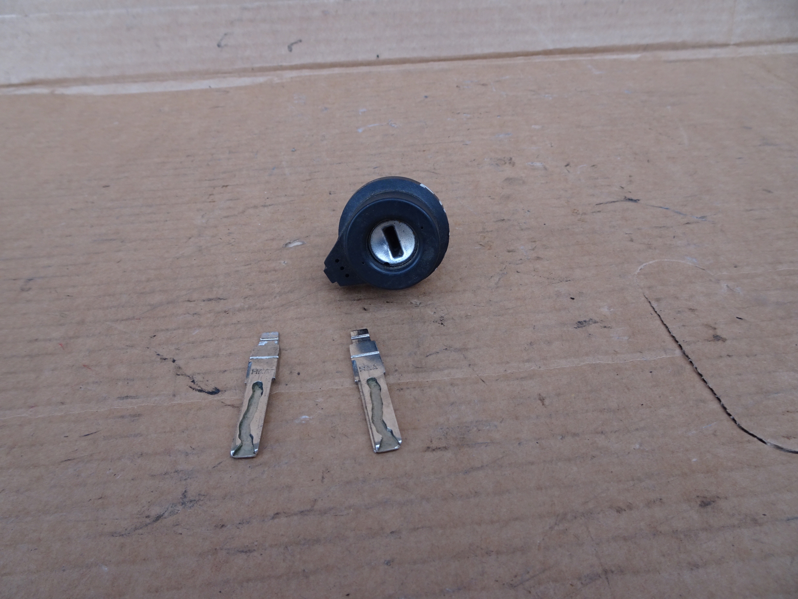 VW AUDI SKODA SEAT WKŁADKA STACYJKI Z GROTEM X2