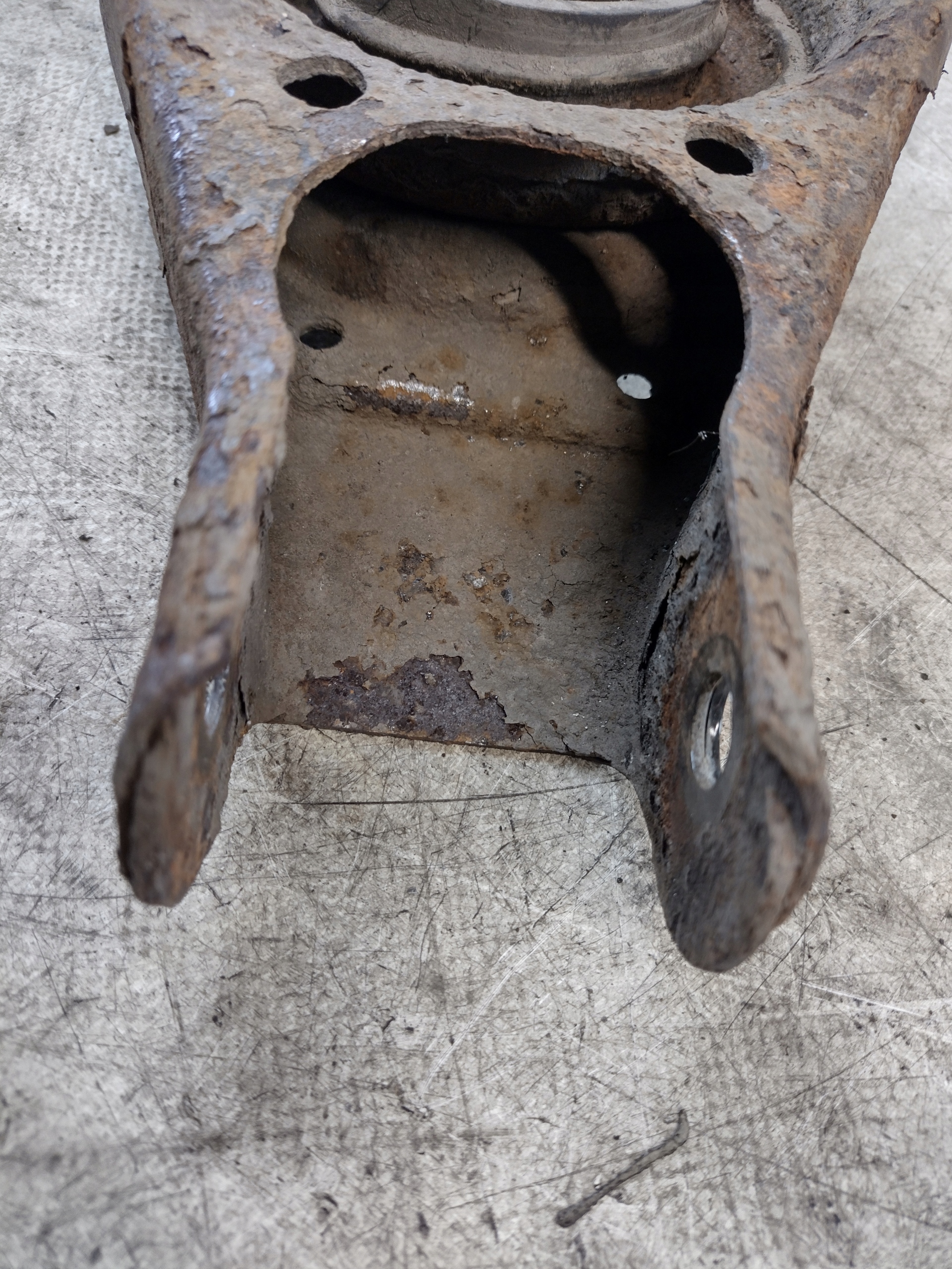 Querlenker rechts heck unterer Hyundai i30 HB 1,4 16V