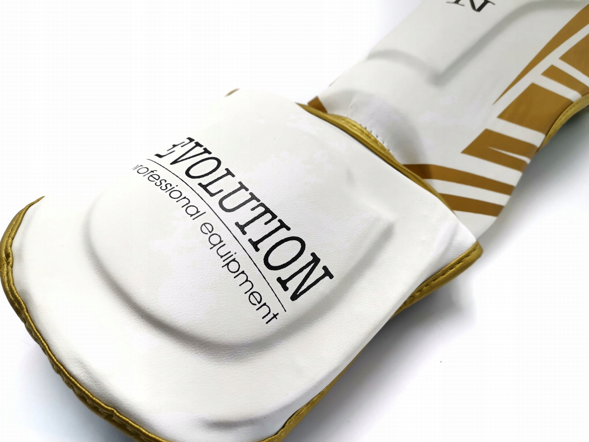 OCHRANIACZ NA GOLEŃ Z OCHRONĄ STOPY EVOLUTION L Model brak