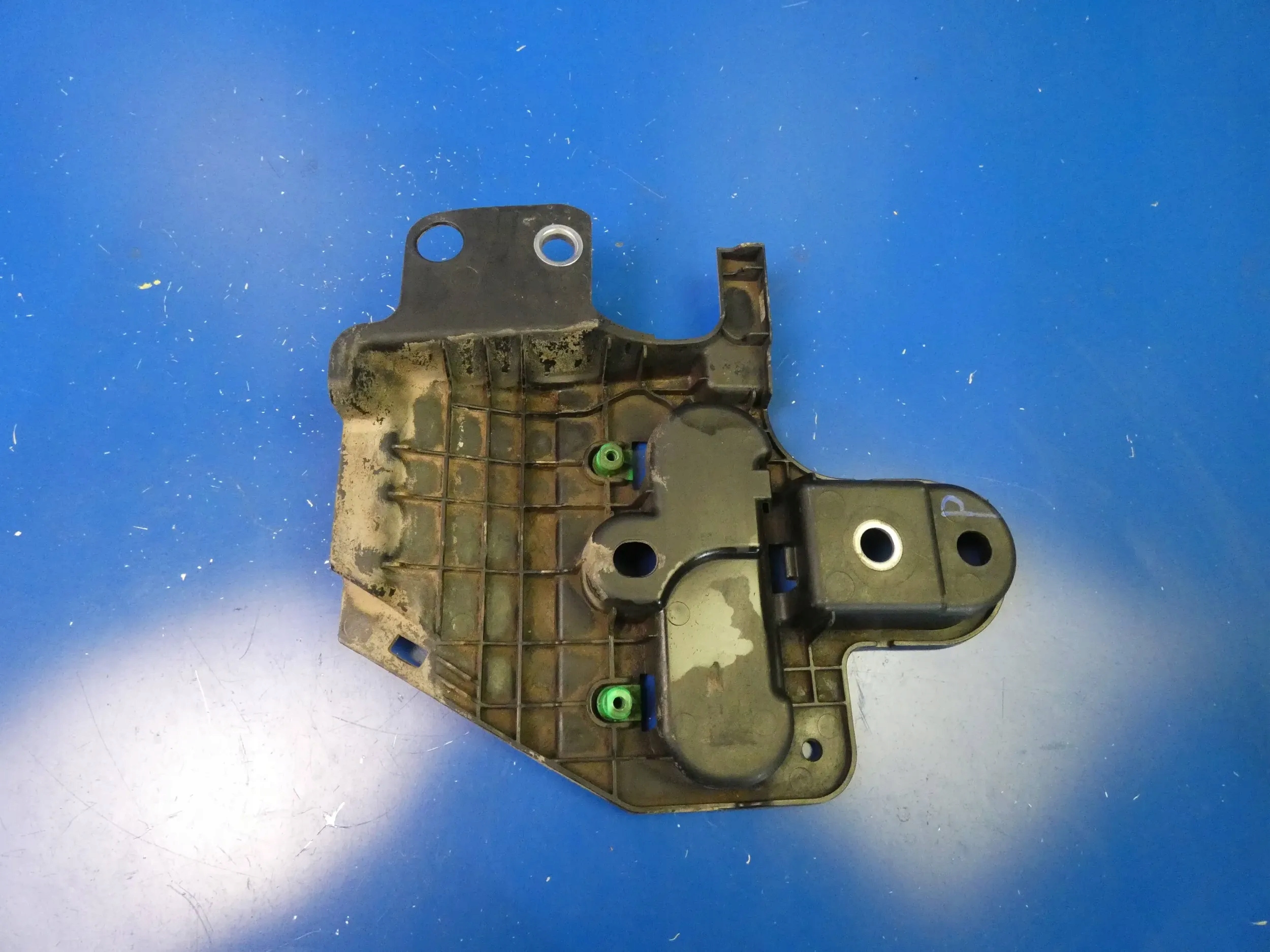 VOLVO XC40 holder radiator cover