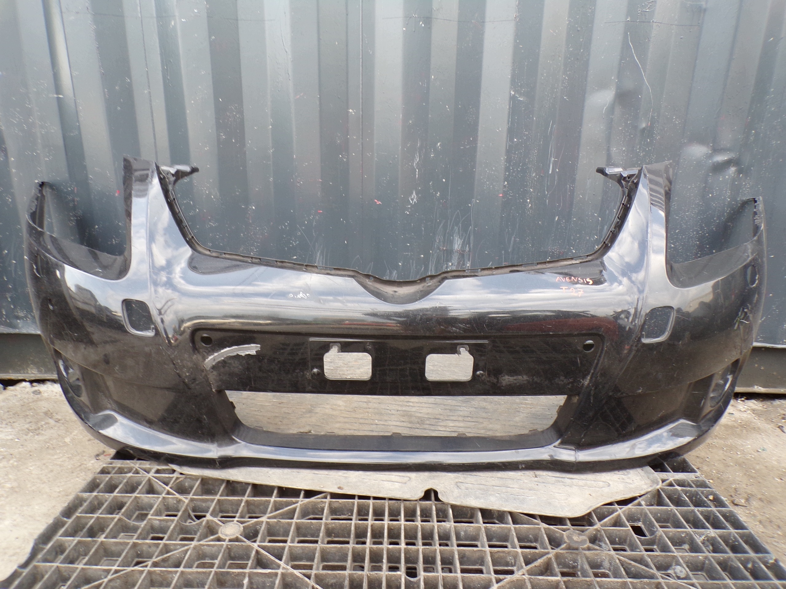 front bumper front TOYOTA AVENSIS T27 (R1)