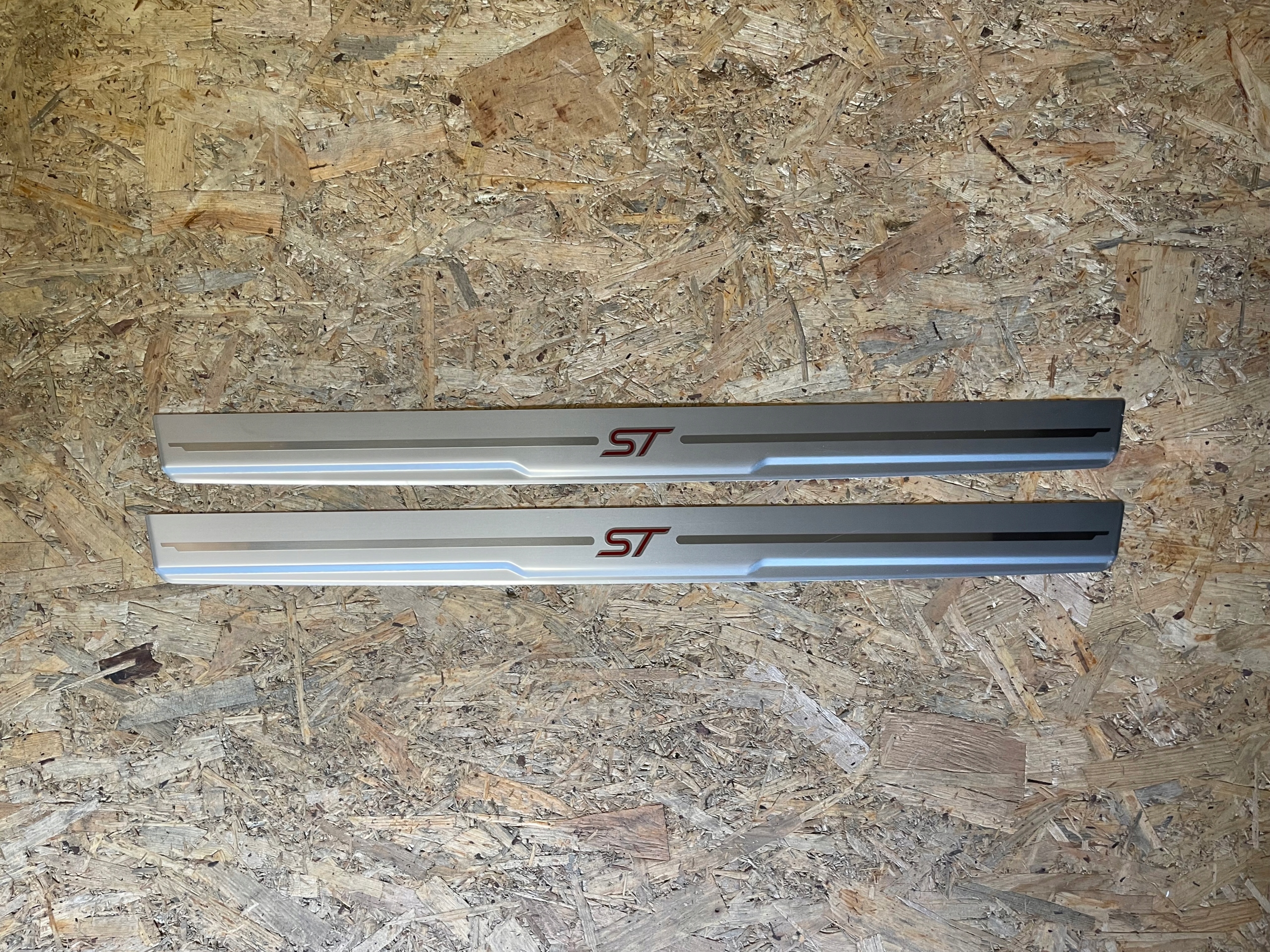 LISTWA NAKŁADKA PROGU LEWA PRAWA FORD FOCUS ST MK2