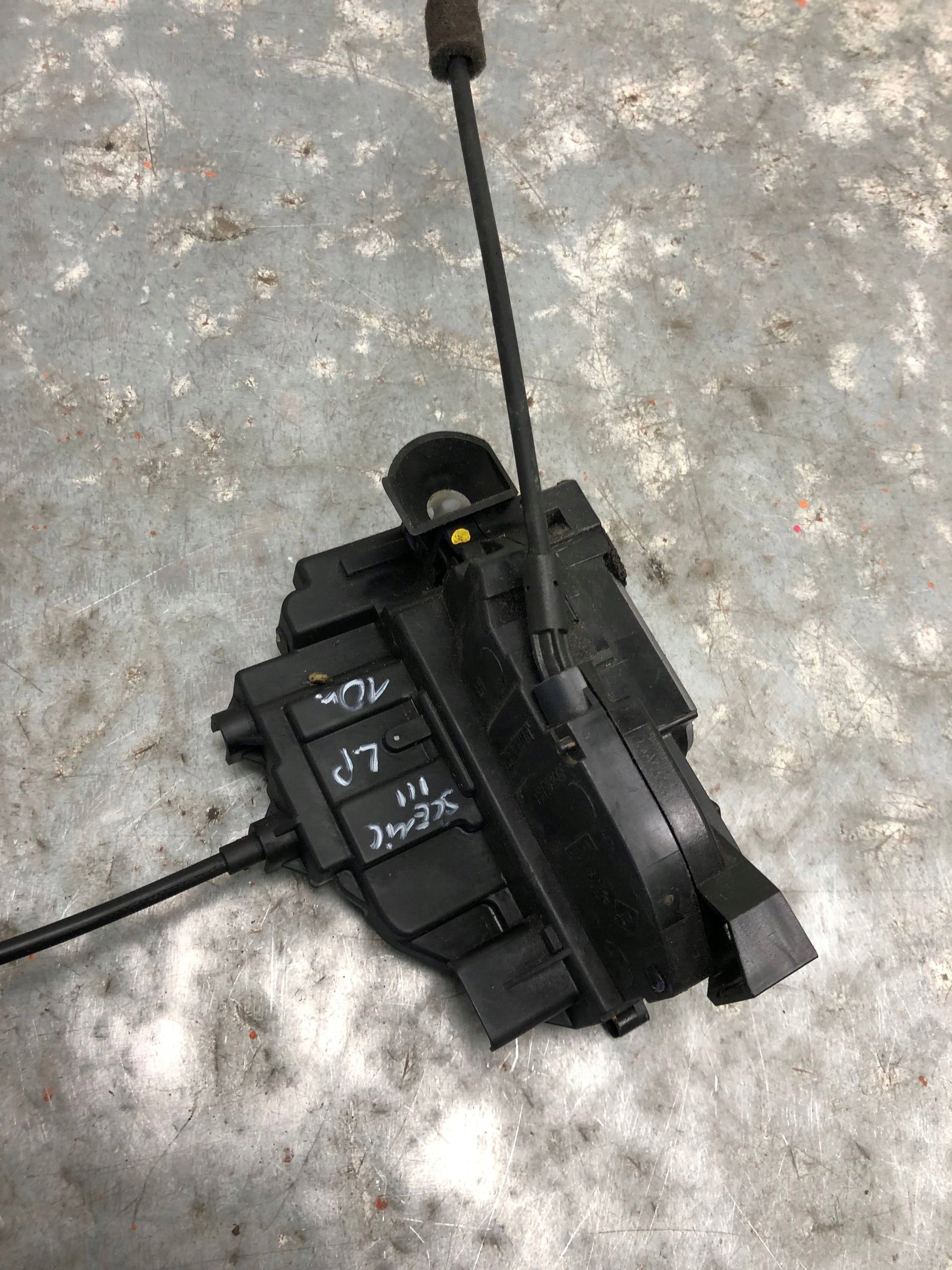 lock door left front RENAULT SCENIC III 805030006R-A