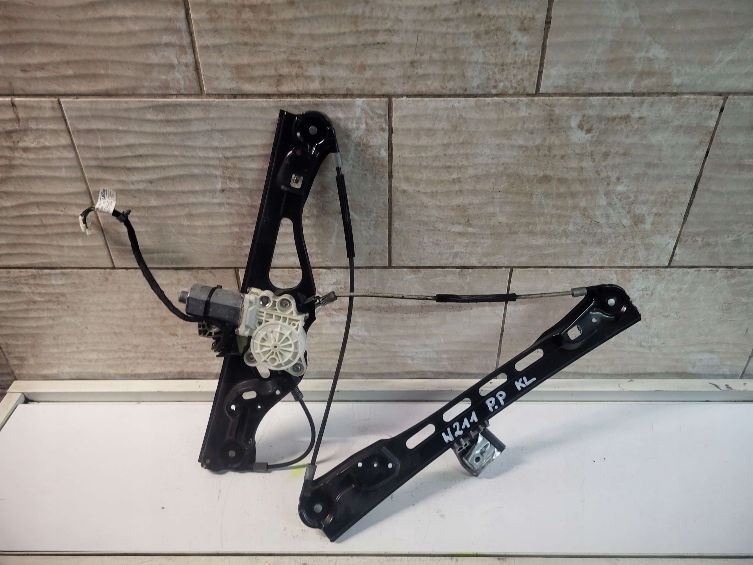 window regulator right front MERCEDES W211 EUROPA complete