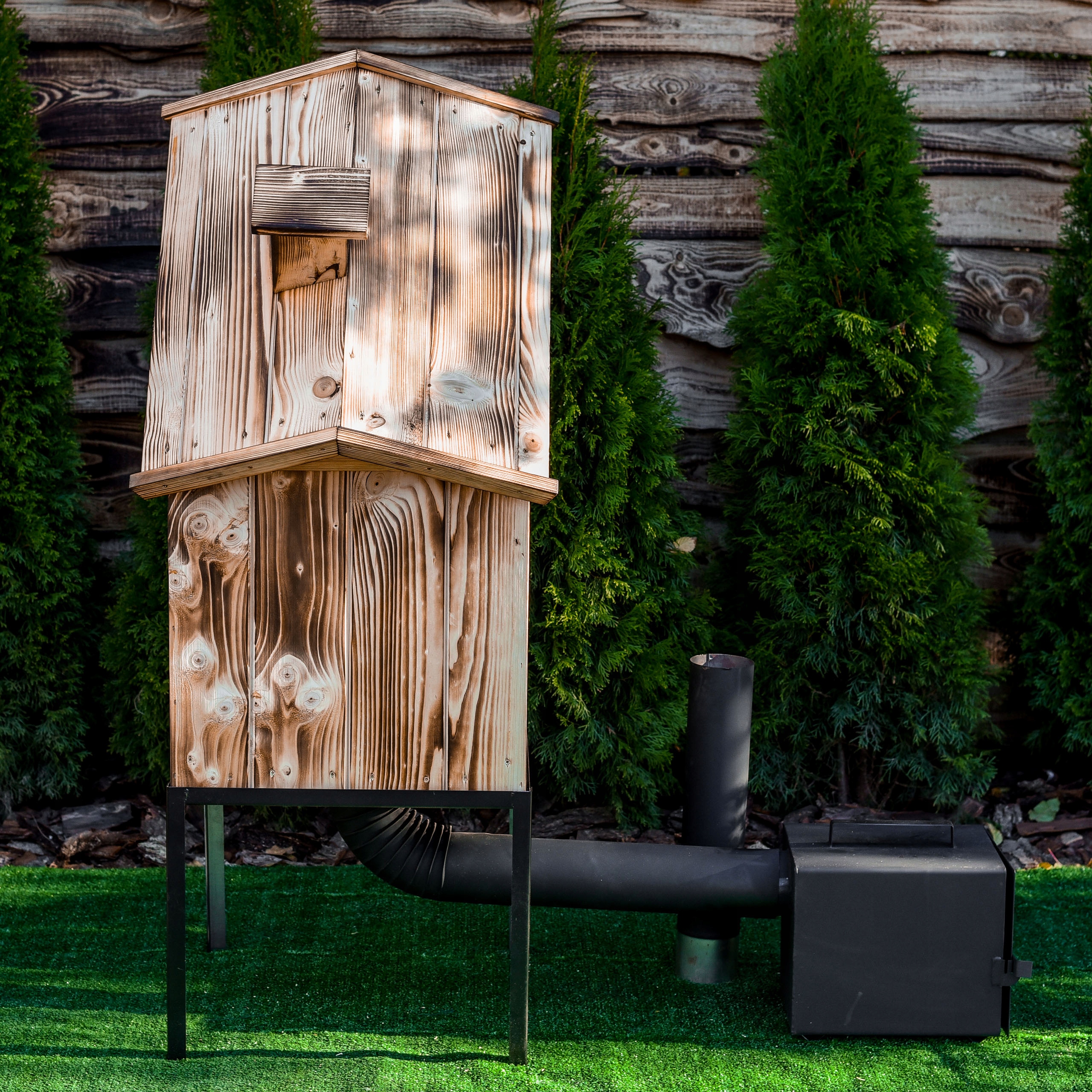 WĘDZARNIA OGRODOWA DOMOWA DREWNIANA DRZWICZKI OPALANA HAKI PALENISKO Wysokość grilla 50 cm