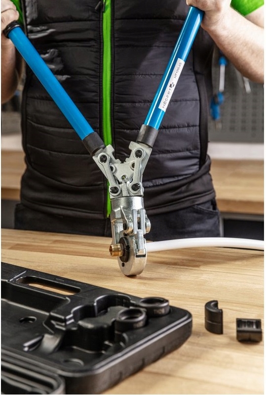 HOGERT PRASKA PRASA ZACISKARKA ZŁĄCZEK RUR PEX-AL-PEX WALIZKA MATRYCE Maksymalna średnica szczęk 32 mm