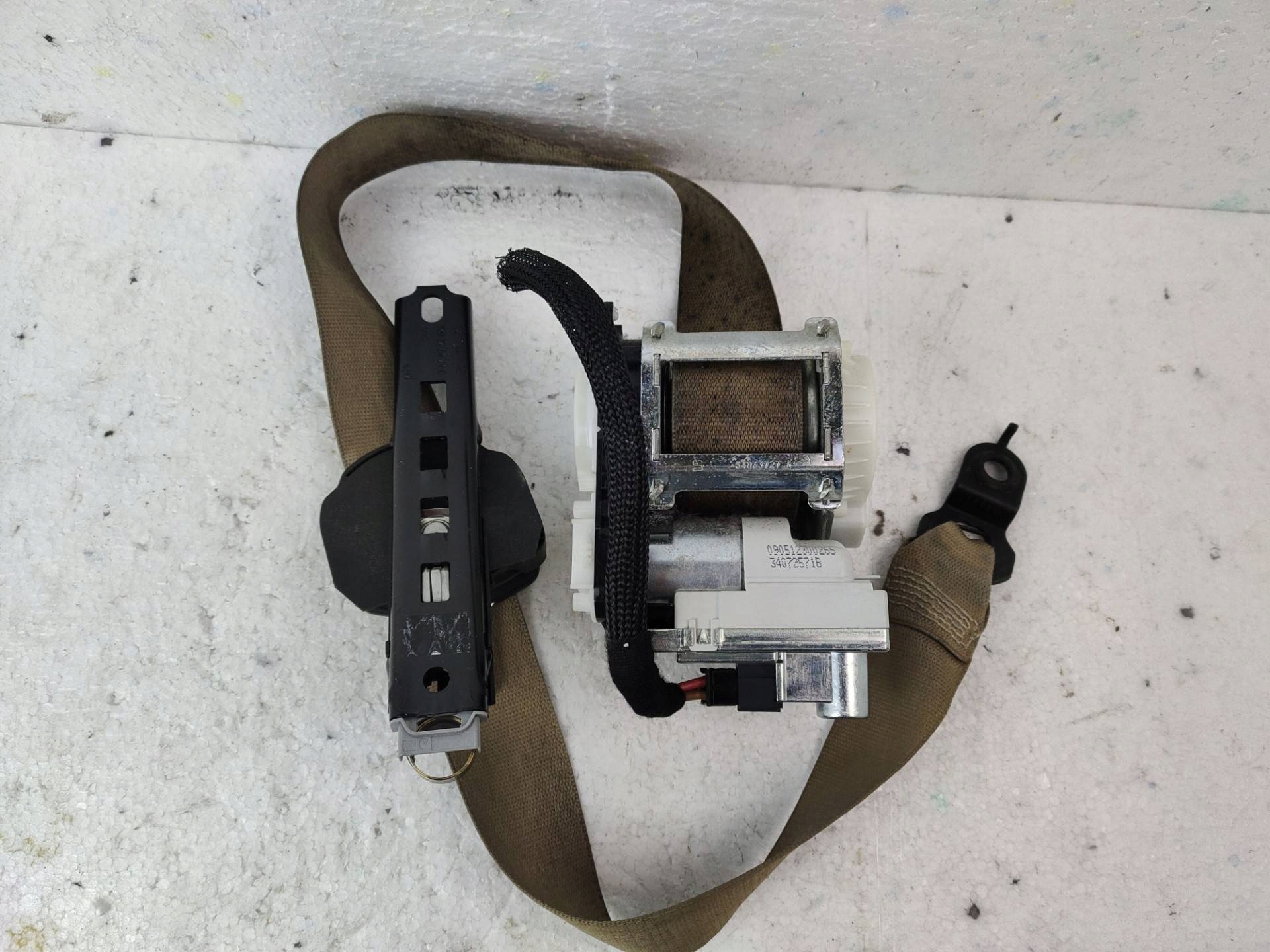 tension belt safety front left side Mercedes-Benz M W164 facelift 2010