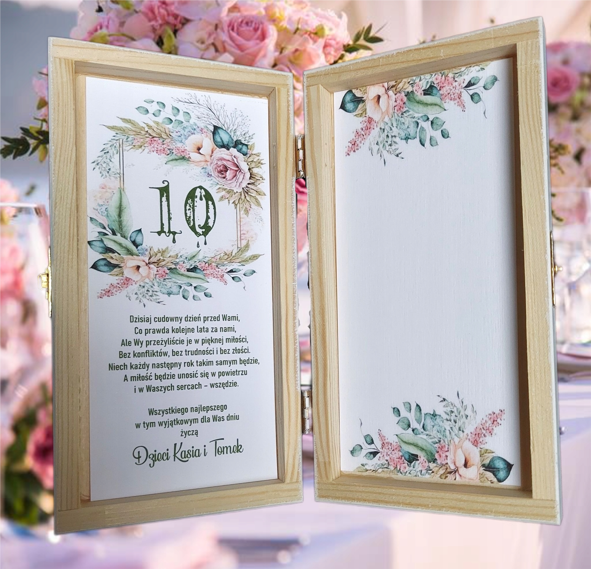 Prezent ROCZNICA ŚLUBU pudełeczko z dedykacją. Kolor dominujący biały