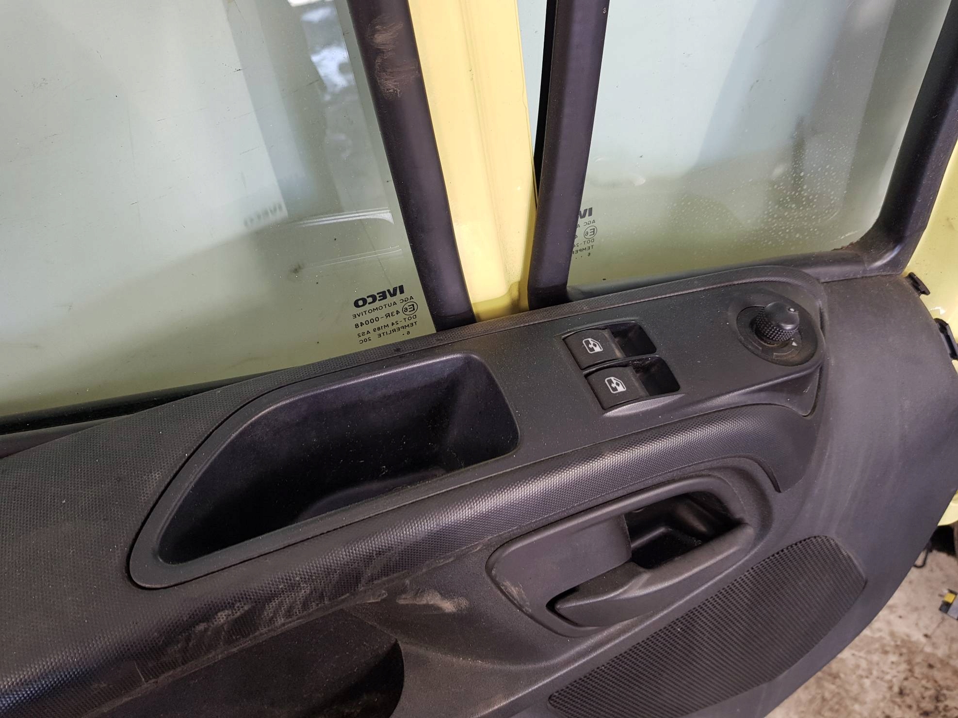 door left front IVECO DAILY 35S12