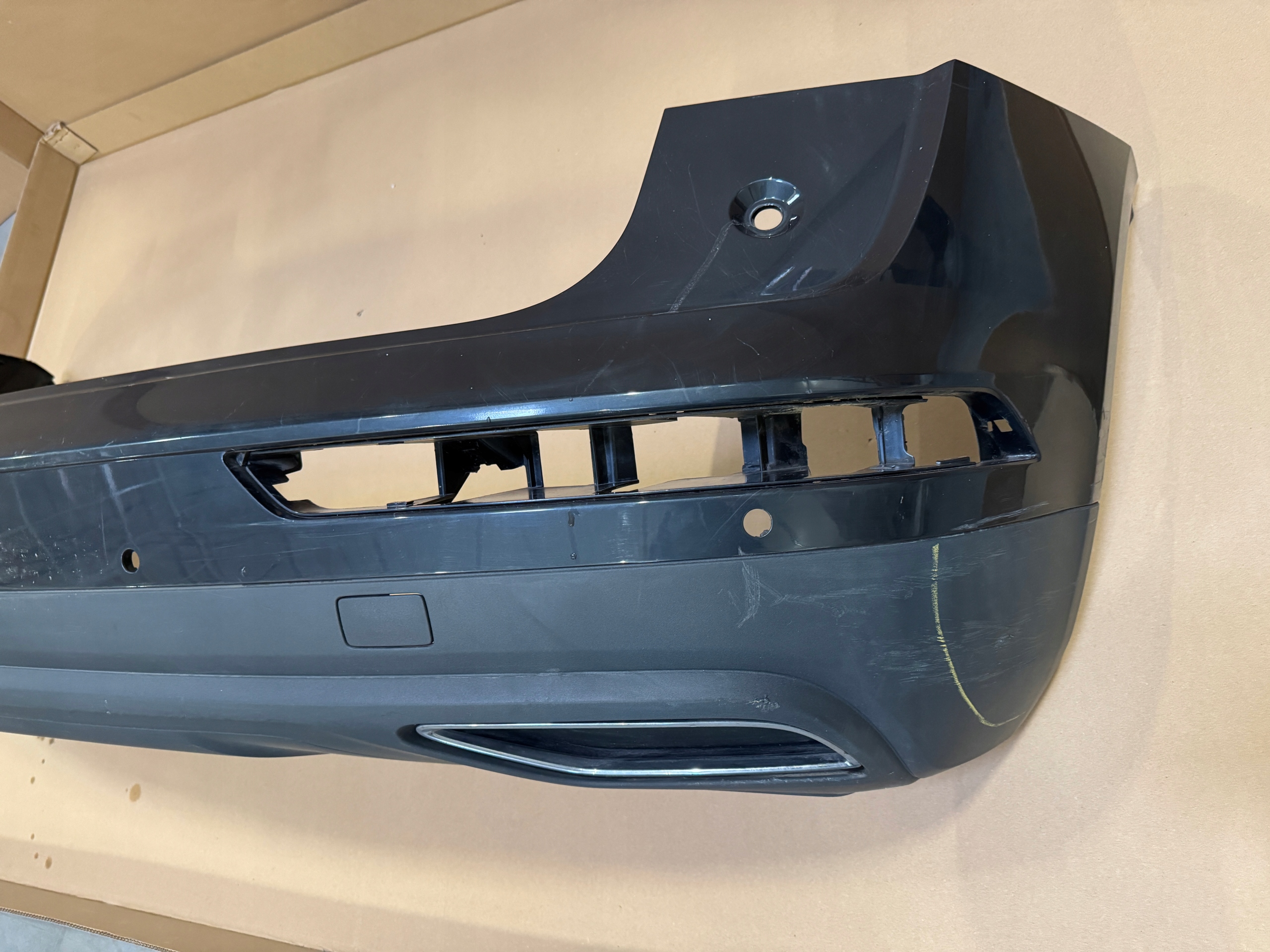 AUDI Q5 80A FY 2017- bumper rear 4xPDC 80A807067 LX7L