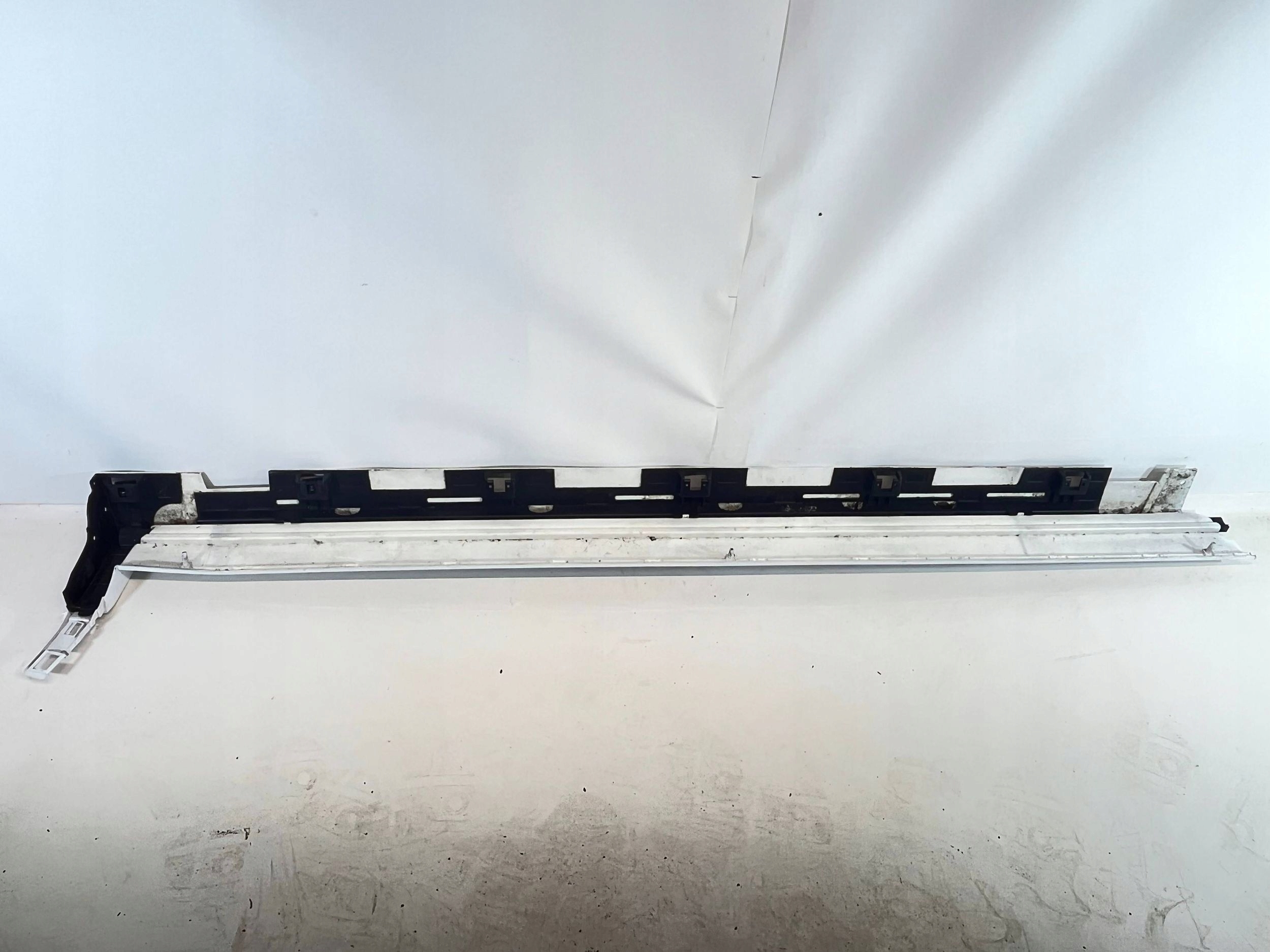 threshold front Ford Kuga III LV4B-S10154
