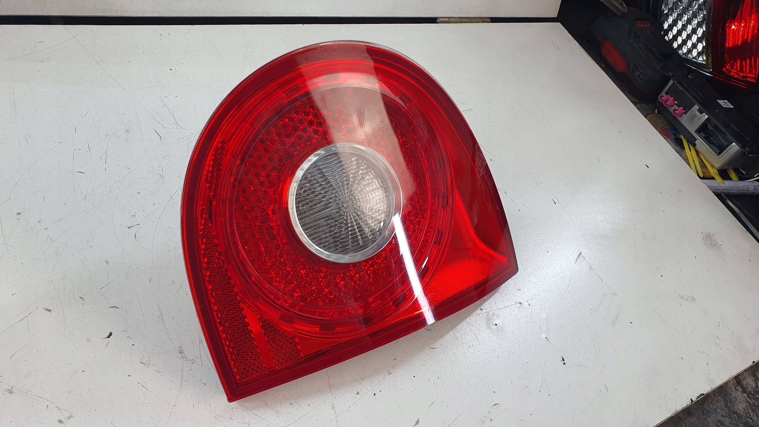Volkswagen Golf V 5 1K6 light rear right rear part
