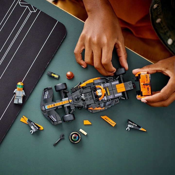 LEGO SPEED CHAMPIONS SAMOCHÓD WYŚCIGOWY AUTO MCLAREN FORMUŁA 1 WERSJA 2023 Marka LEGO