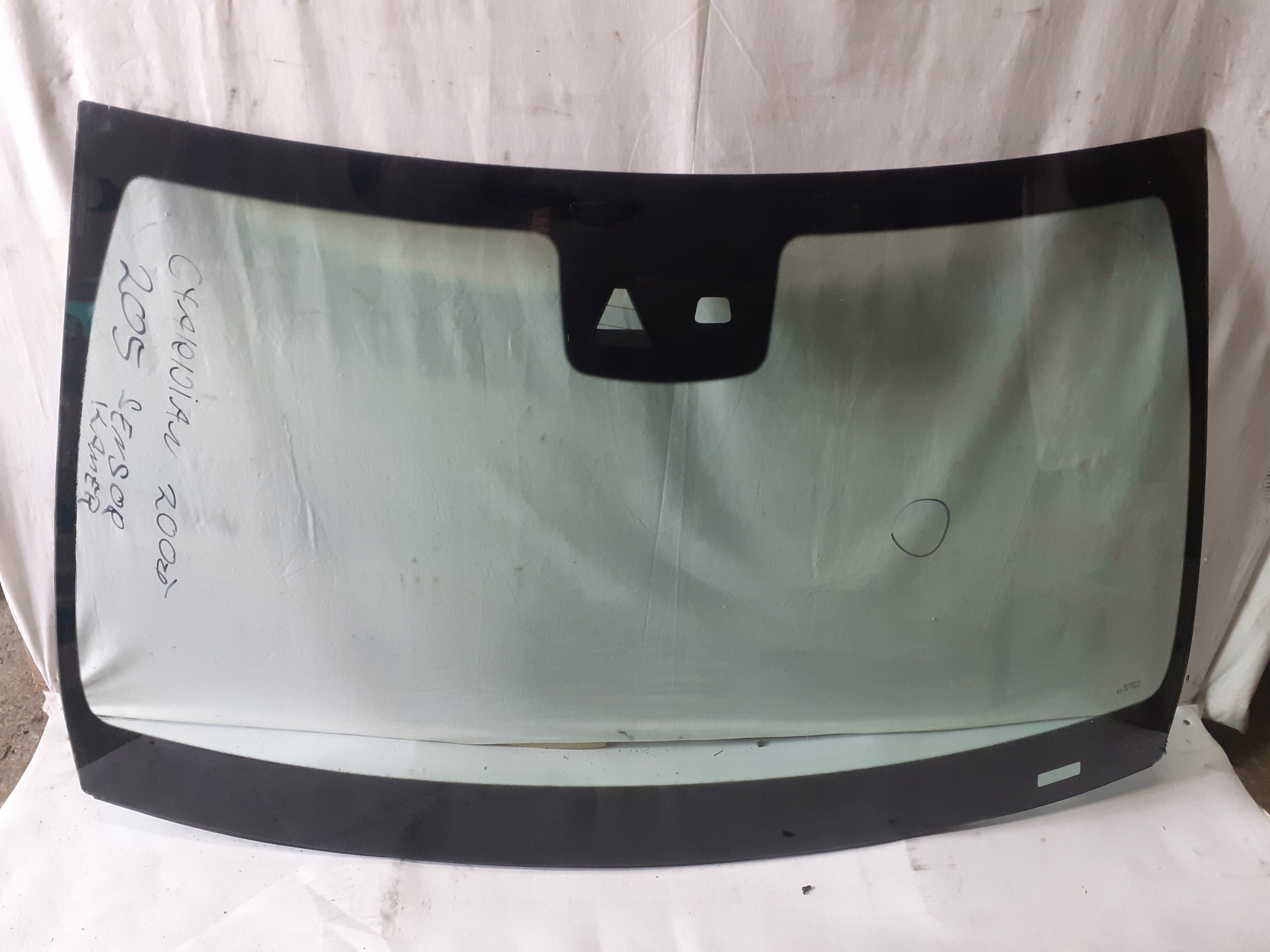 SZYBA PRZEDNIA MERCEDES W205 KAMERA KAMYCZEK