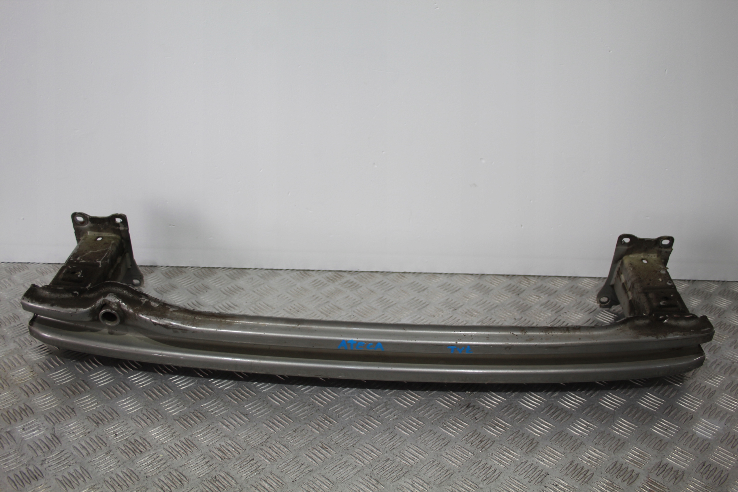 bumper support rear part SEAT ATECA 575 576 575807305A