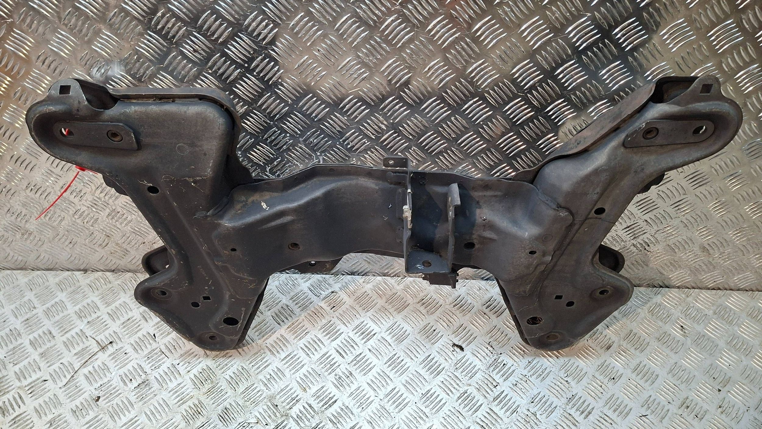 axle beam front PEUGEOT 208 LIFT 2016