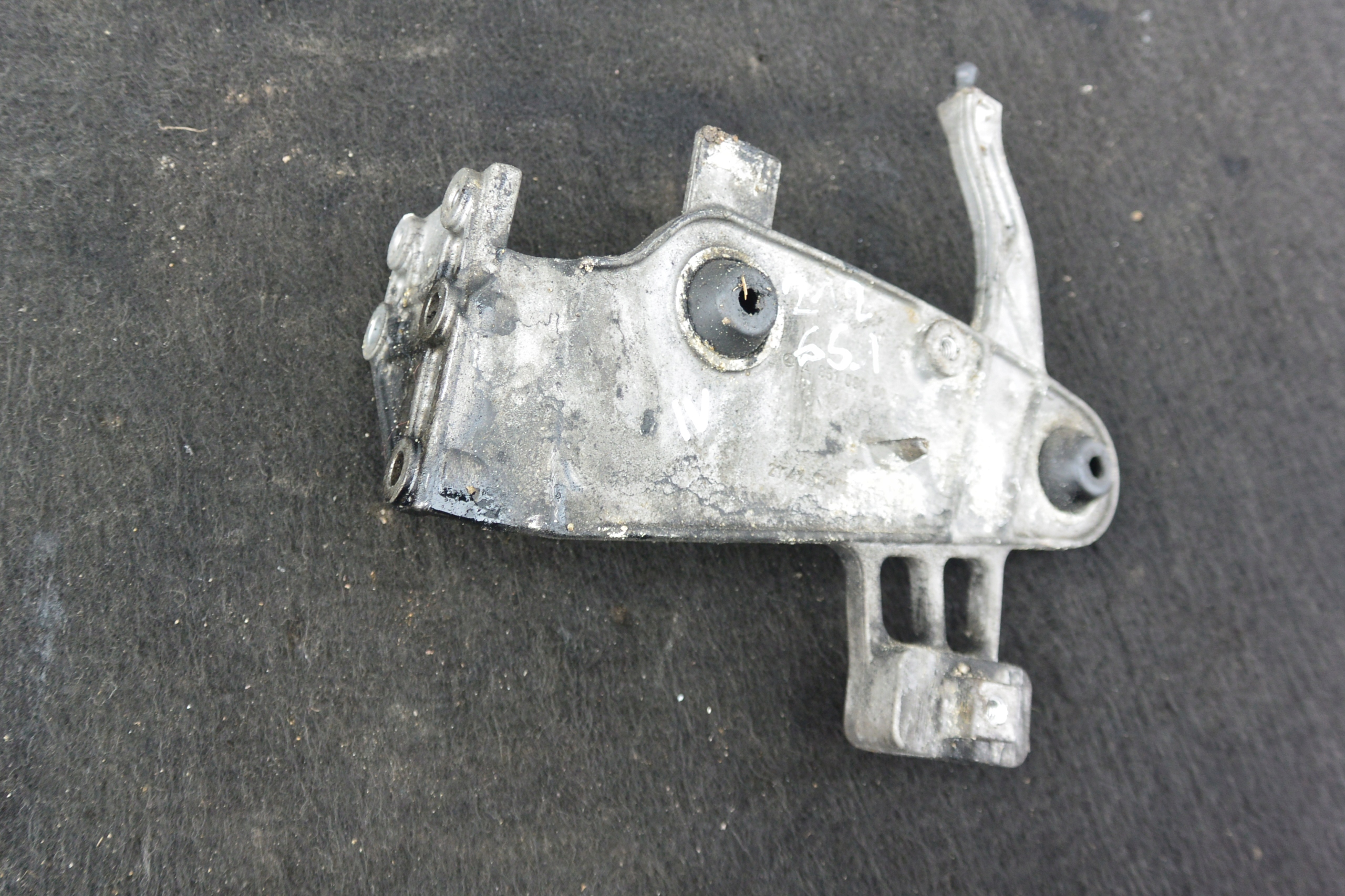 HALTER FILTERA LUFT 2.2 MERCEDES W204 W212