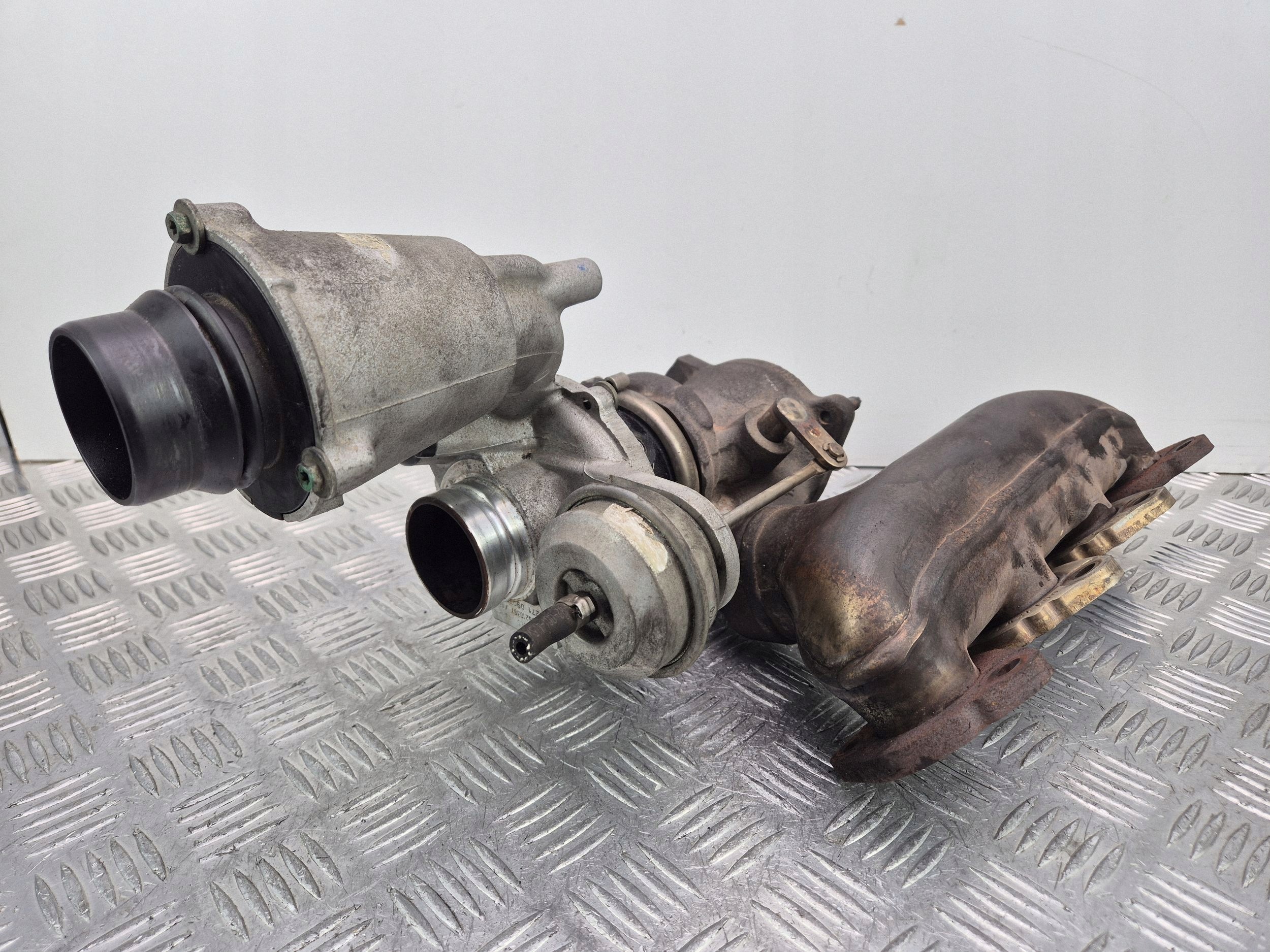 Mercedes E250 CGI W212 1.8i Turbo 271860 A2710903680
