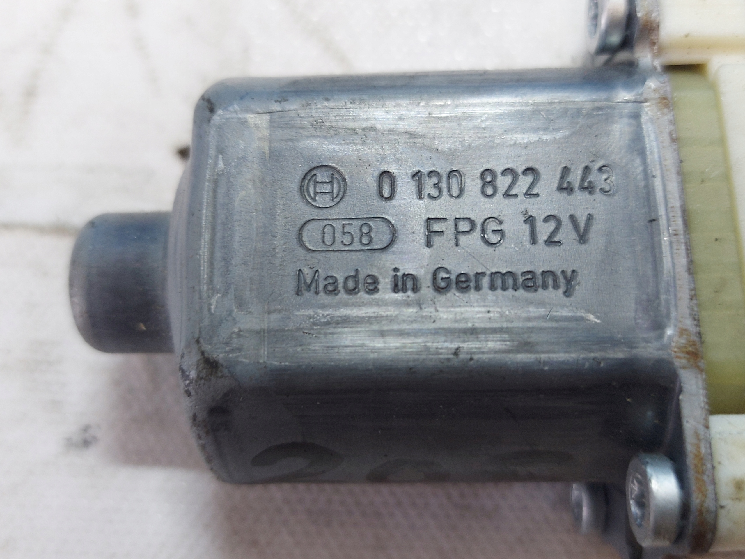 engine lifting windows MERCEDES W204 A2048200642 left rear part
