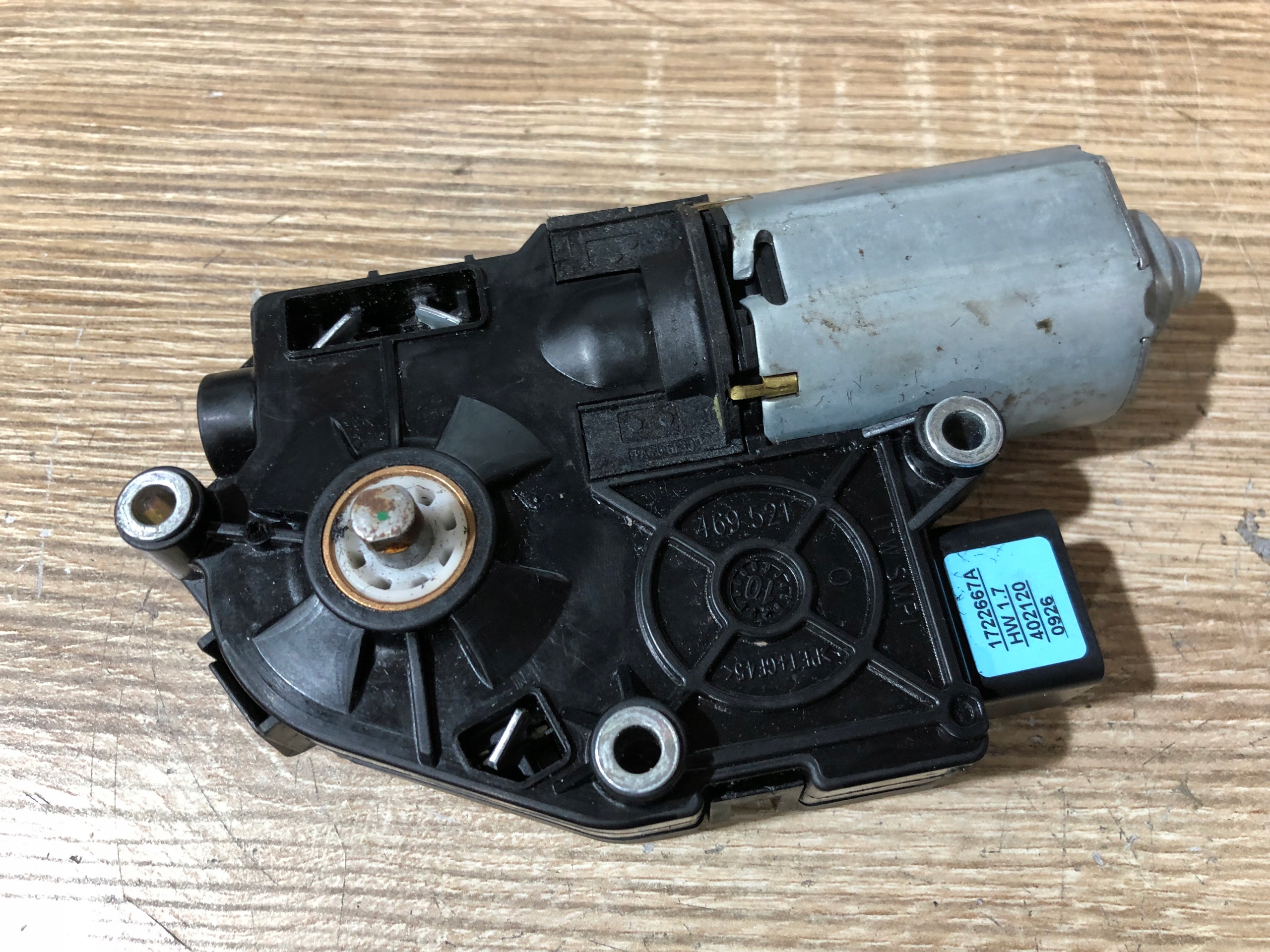 405.555 1717822B - DEC SHUTTER MOTOR C KL 204