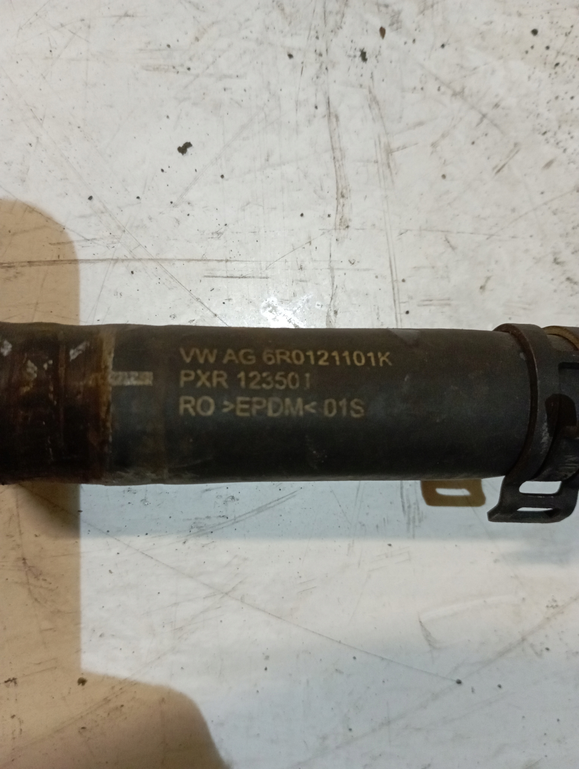 crijevo prijenos vode SEAT IBIZA IV 1.2 TDI 6R0121101K