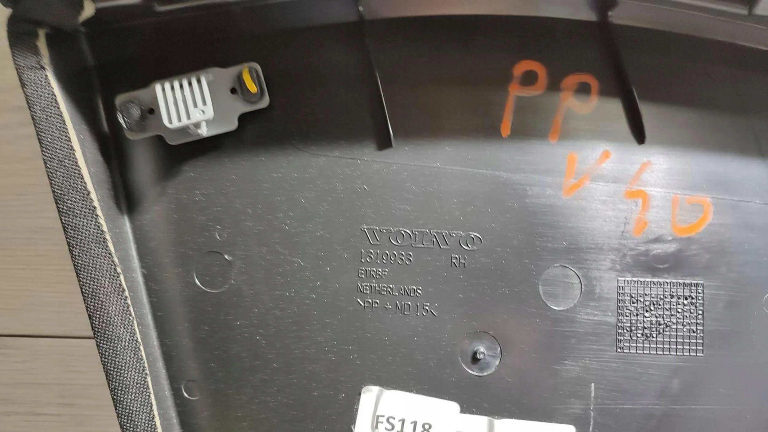 Volvo V40 2018 front side right side door