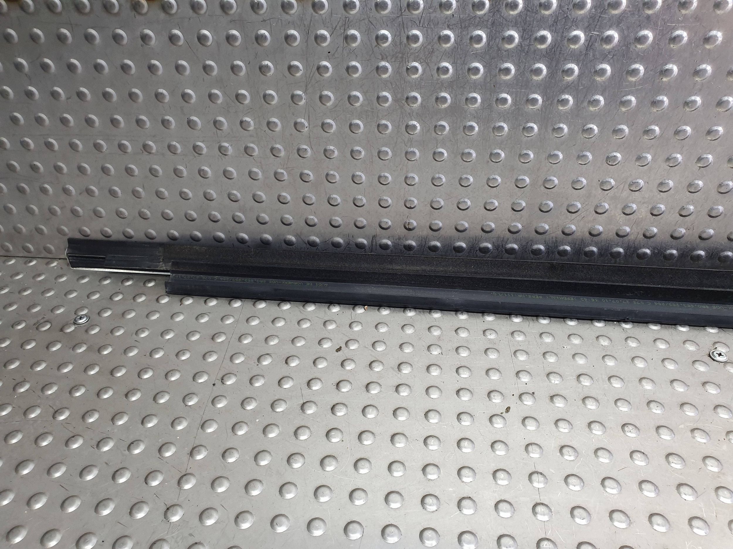 moulding dust door CHROM left front 8R0853283C AUDI Q5 8R