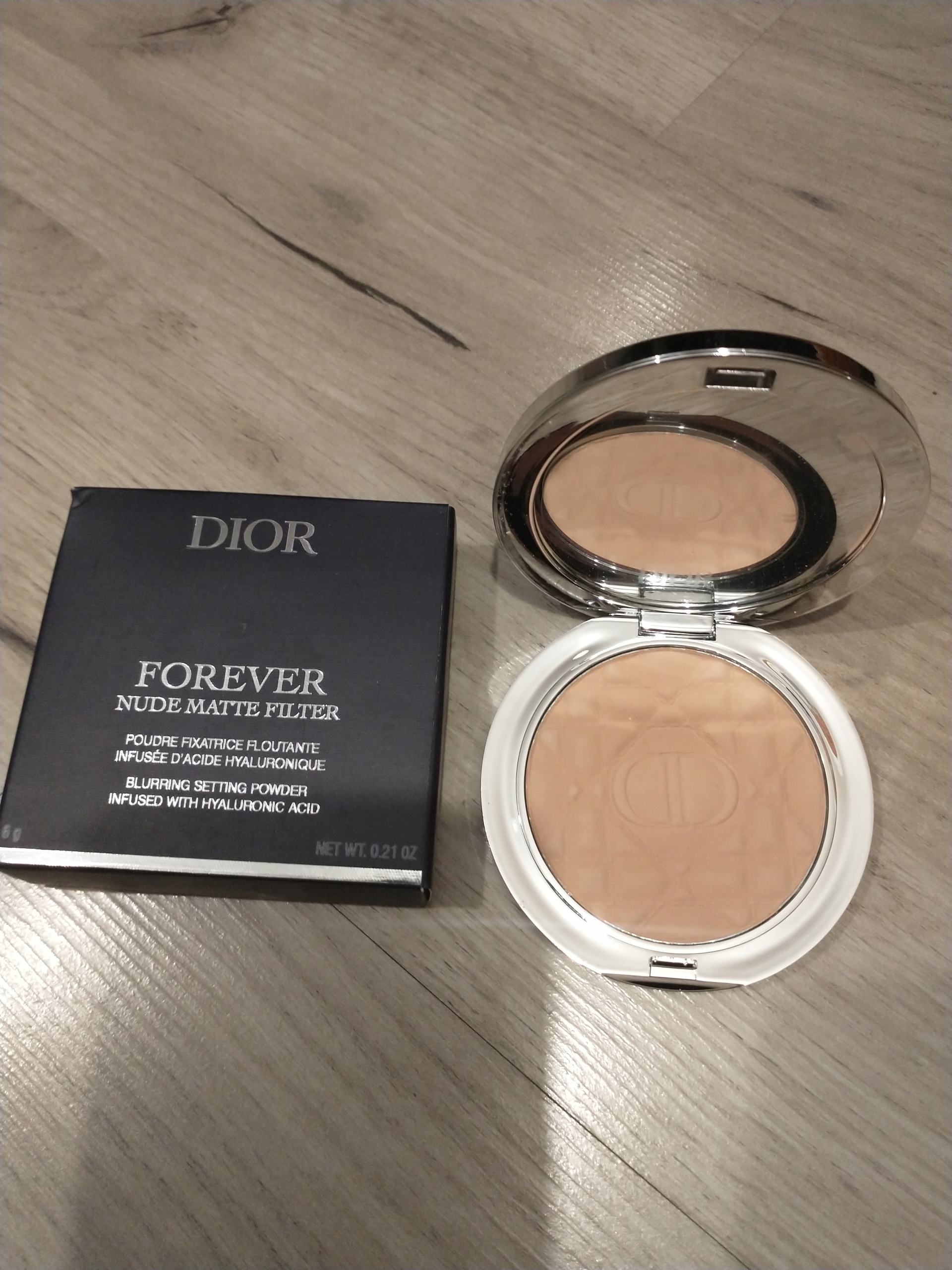 Nowy puder w kompakcie Dior forever nudę mate filter 02 light