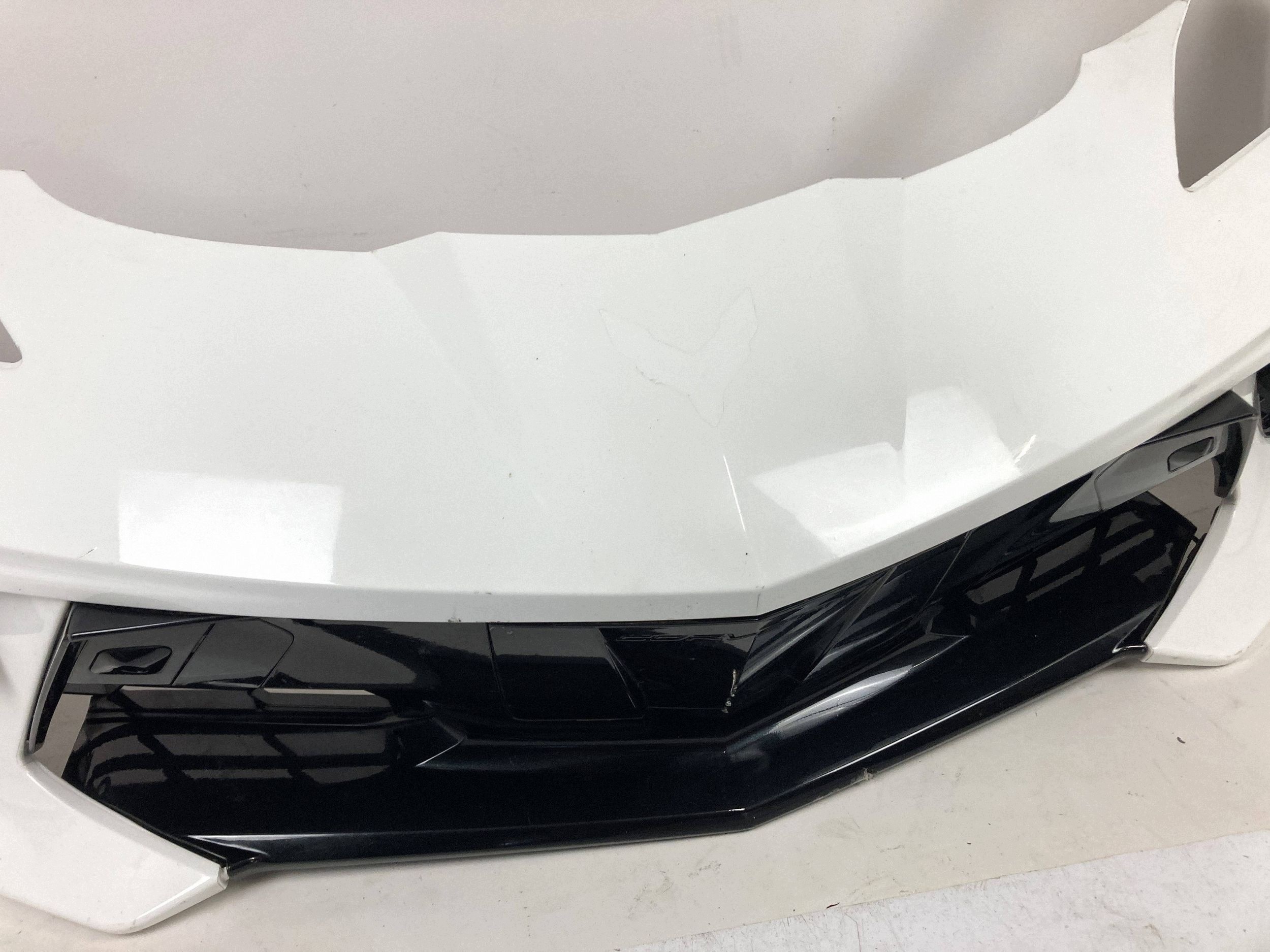 Chevrolet Corvette C8 Stingray Z51 frontstoßstange komplet 2020-26 OEM
