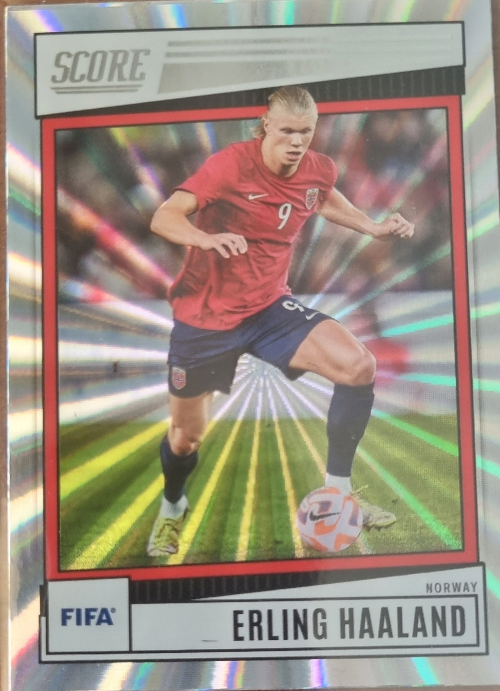 Score 2023 Panini Laser Parallel Haaland