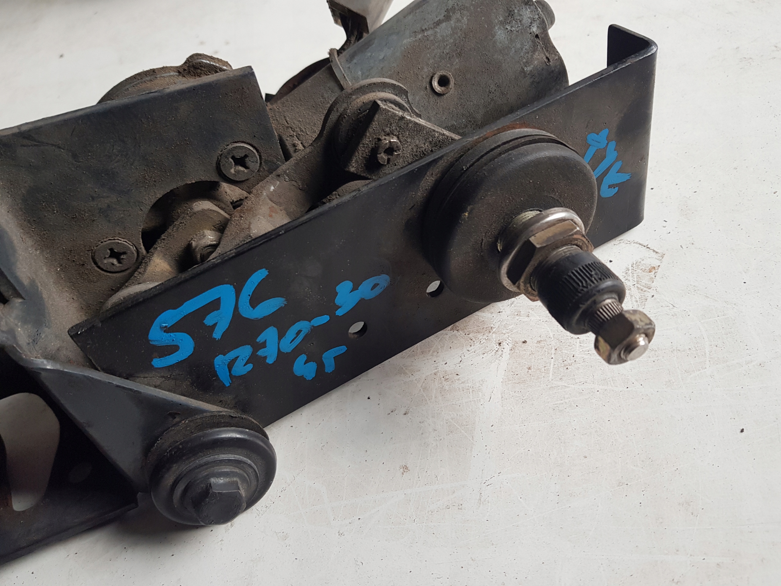 Двигатель стеклоочистителя задний STILL R70 35 40 45