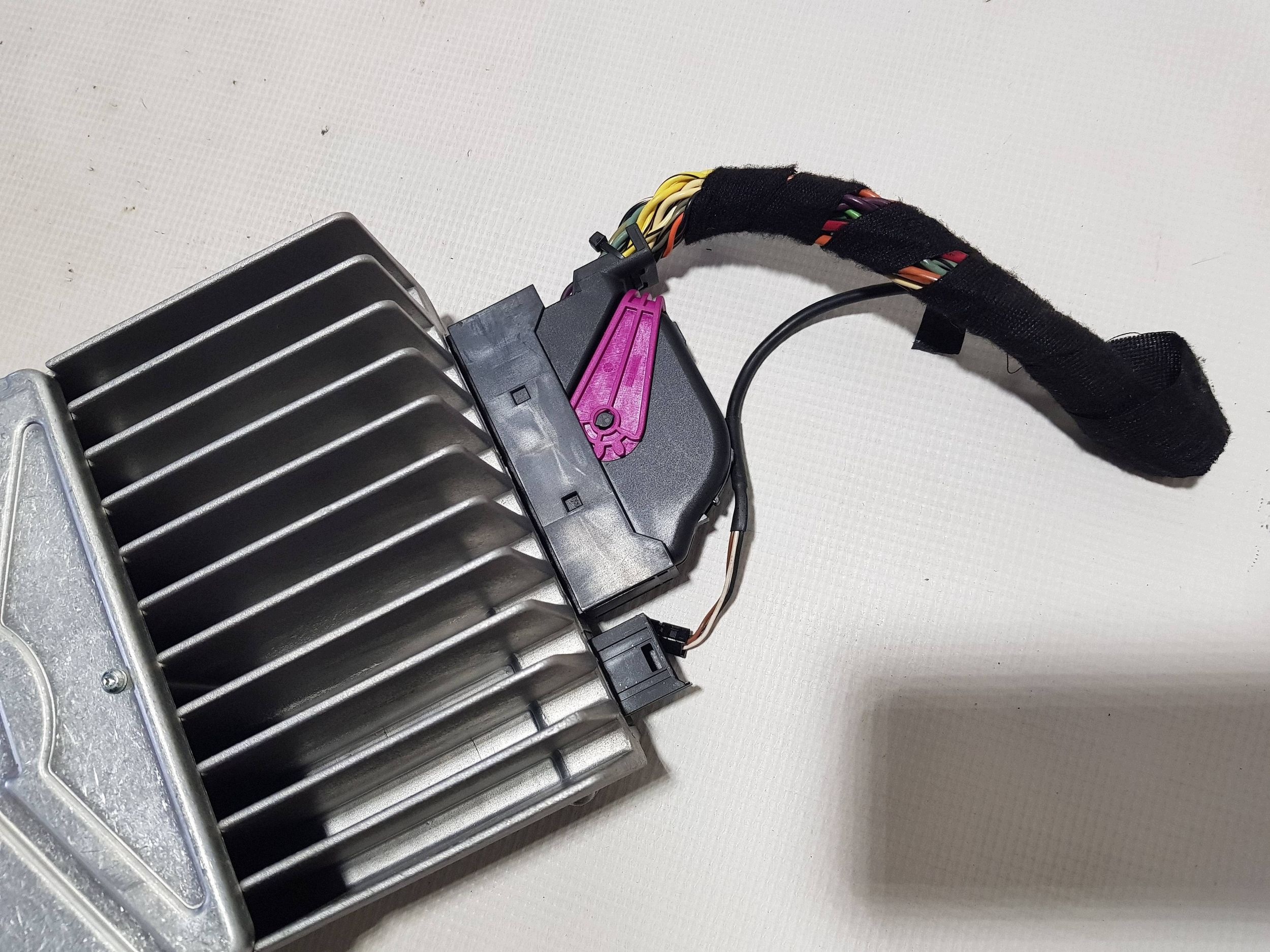 amplifier HARMAN KARDON Mercedes R W251 2518706689