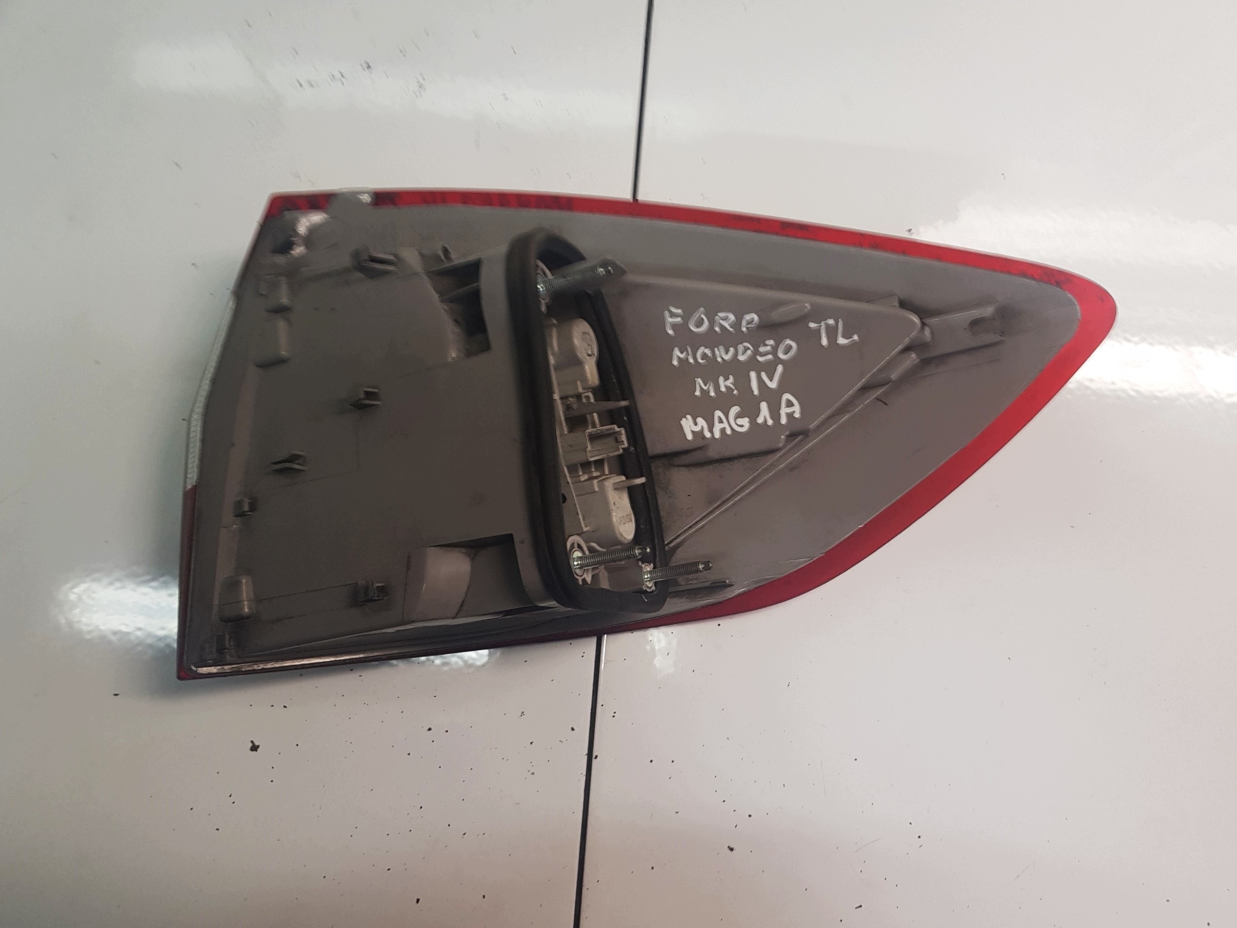 FORD MONDEO MK4 KOMBI light left rear part rear 7S71-13405-B