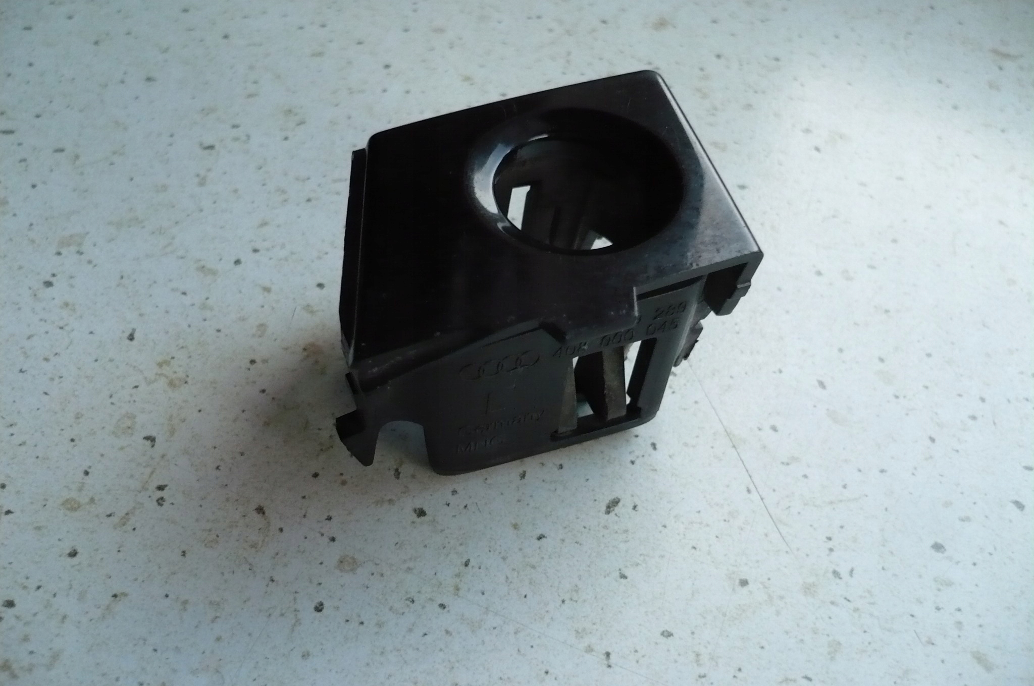 AUDI A8 D4 09- KOSZYK Halter PDC vorne W ATRAPE Grill links