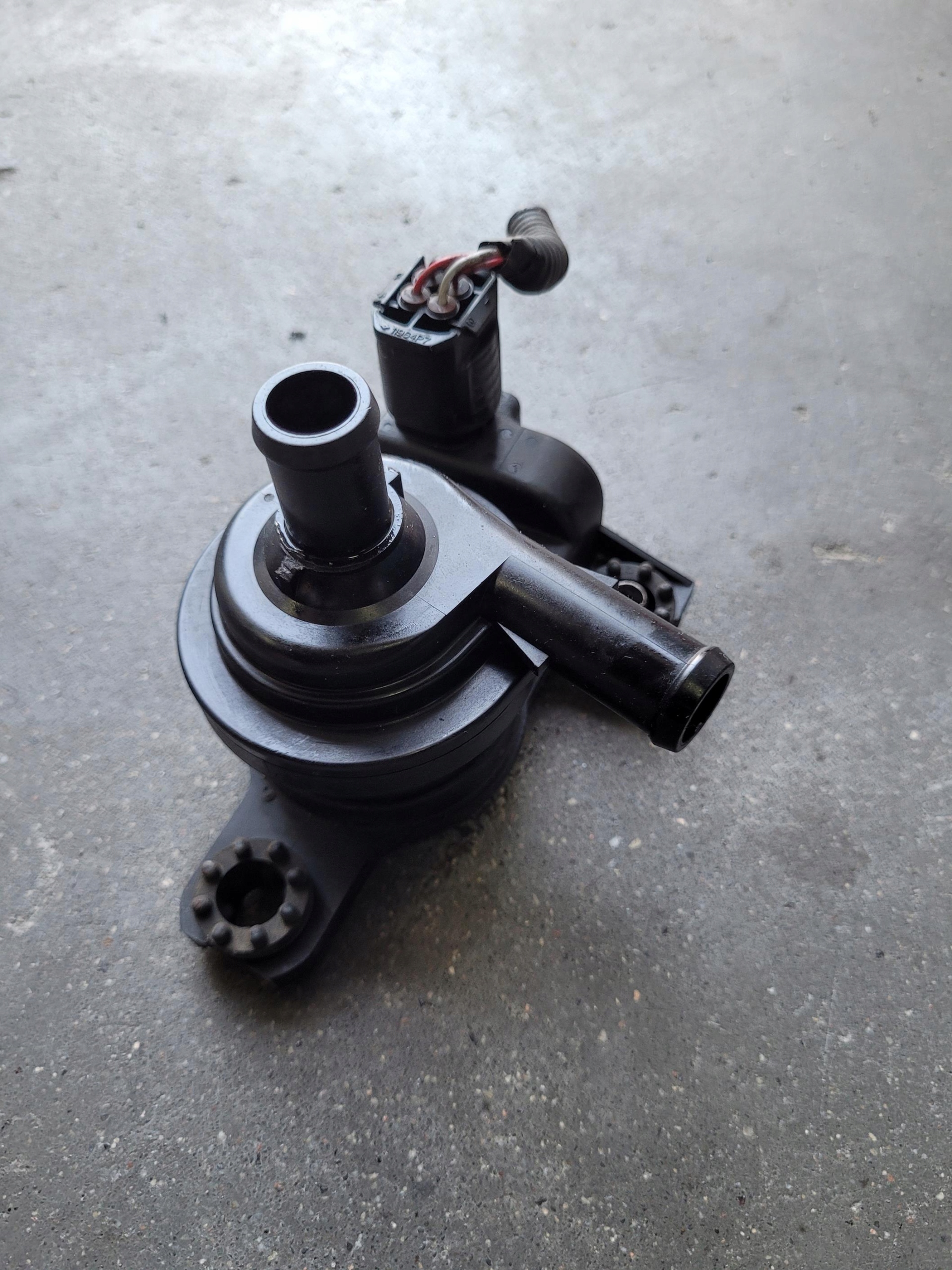 pumpa pumpa vode LEXUS RX II 400 RX400 H 3.3