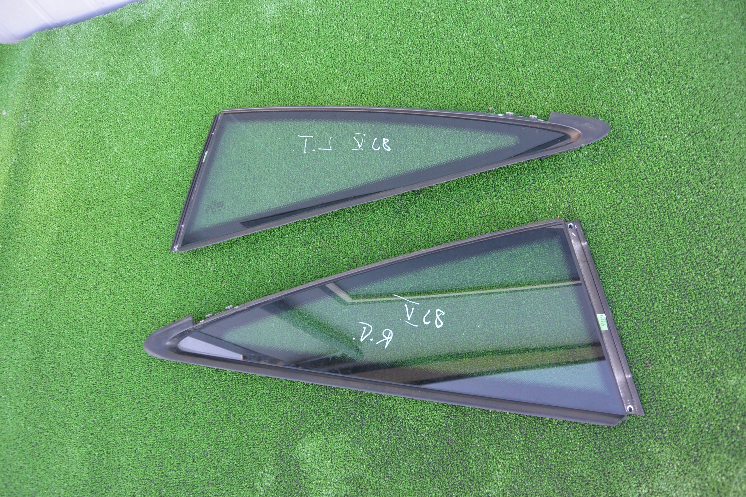 КУЗОВНЕ СКЛО ПРАВИЙ ЛІВИЙ ЗАДНІЙ AUDI TT 8J 06R