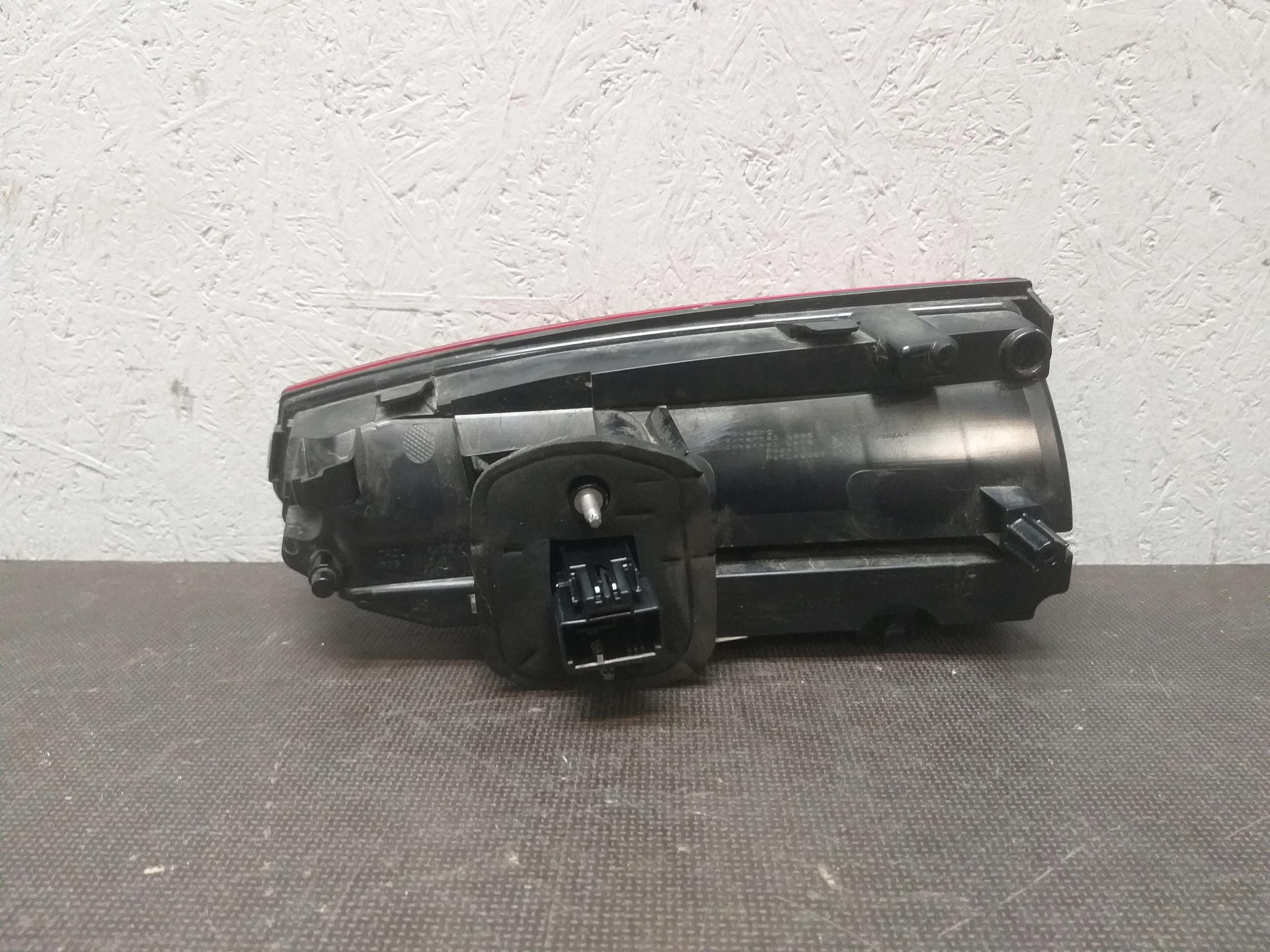 LIGHT REAR PART LEFT VW T7 LED 7T0945093