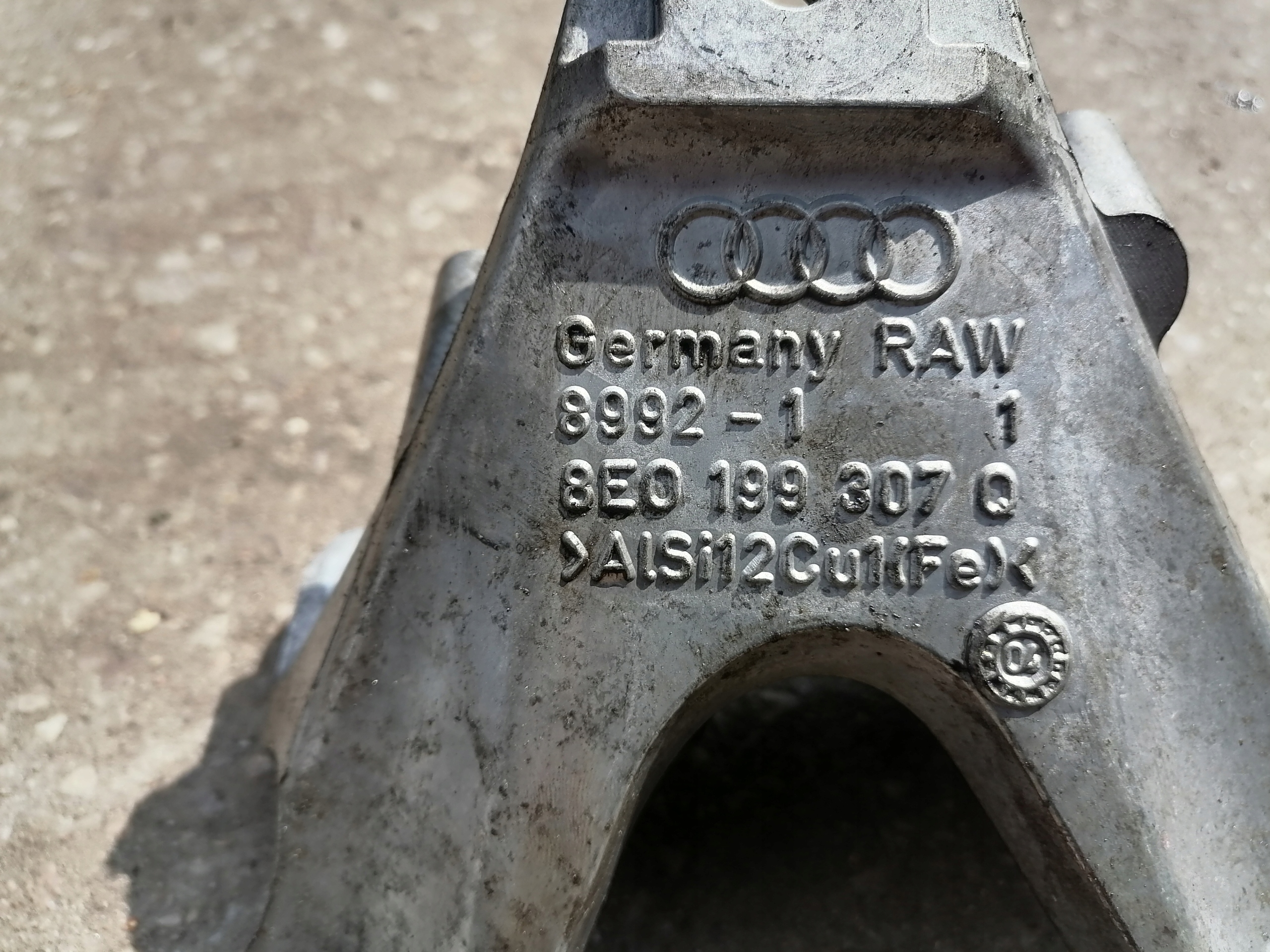 AUDI 3.0 TDI airbag engine mount 8K0199307