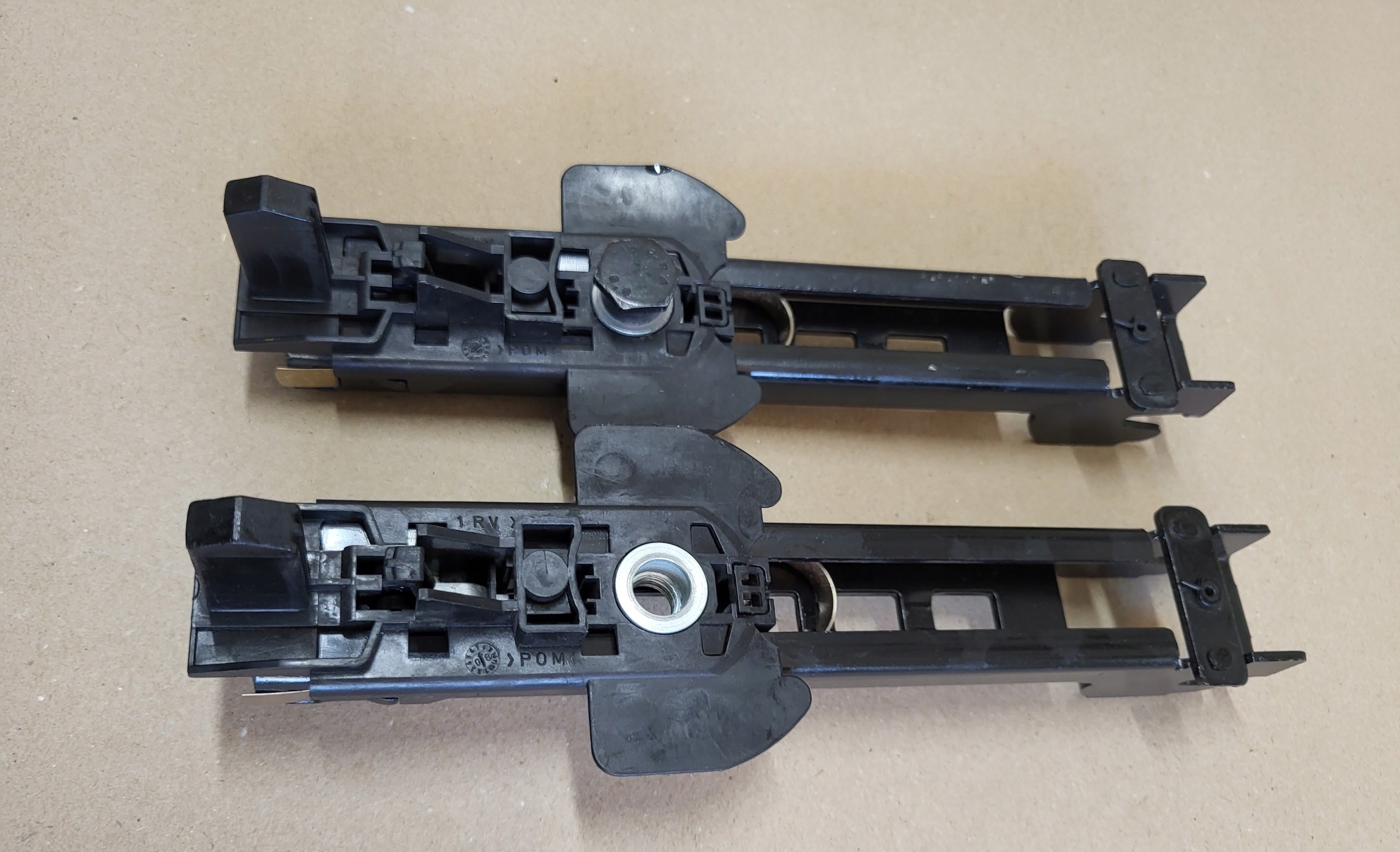 SUWAK REGULACJA Altezza OSSATURA di sicurezza AUDI A4 B6 B7 A6 C6 4F A3 OE