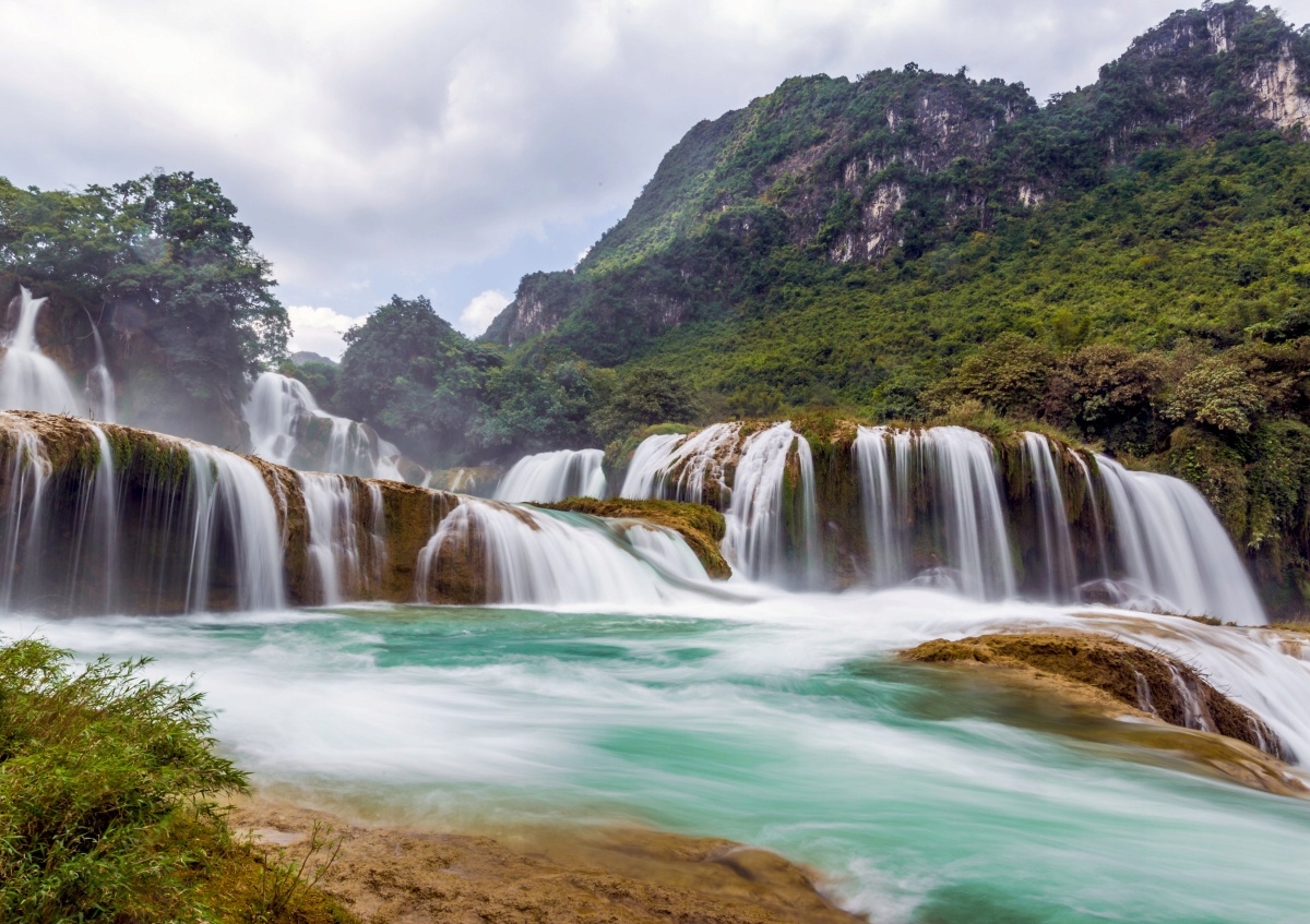 

Fototapeta Flizelinowa Wodospad Bangioc 208x146