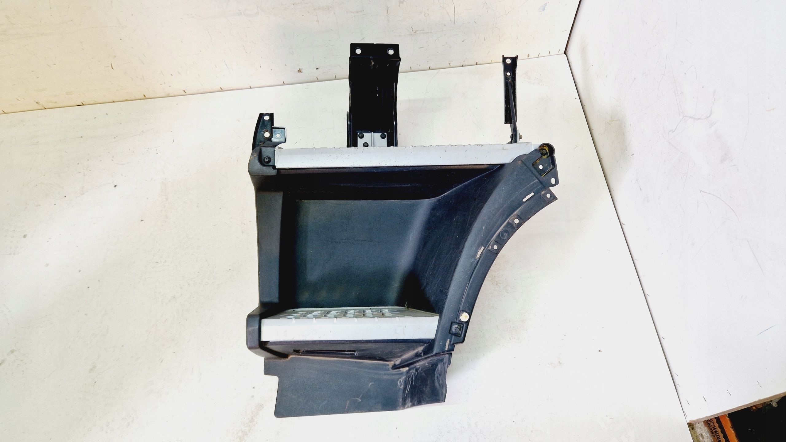 Ступінь сходинки сходинки кабіни volvo fh4 82136982