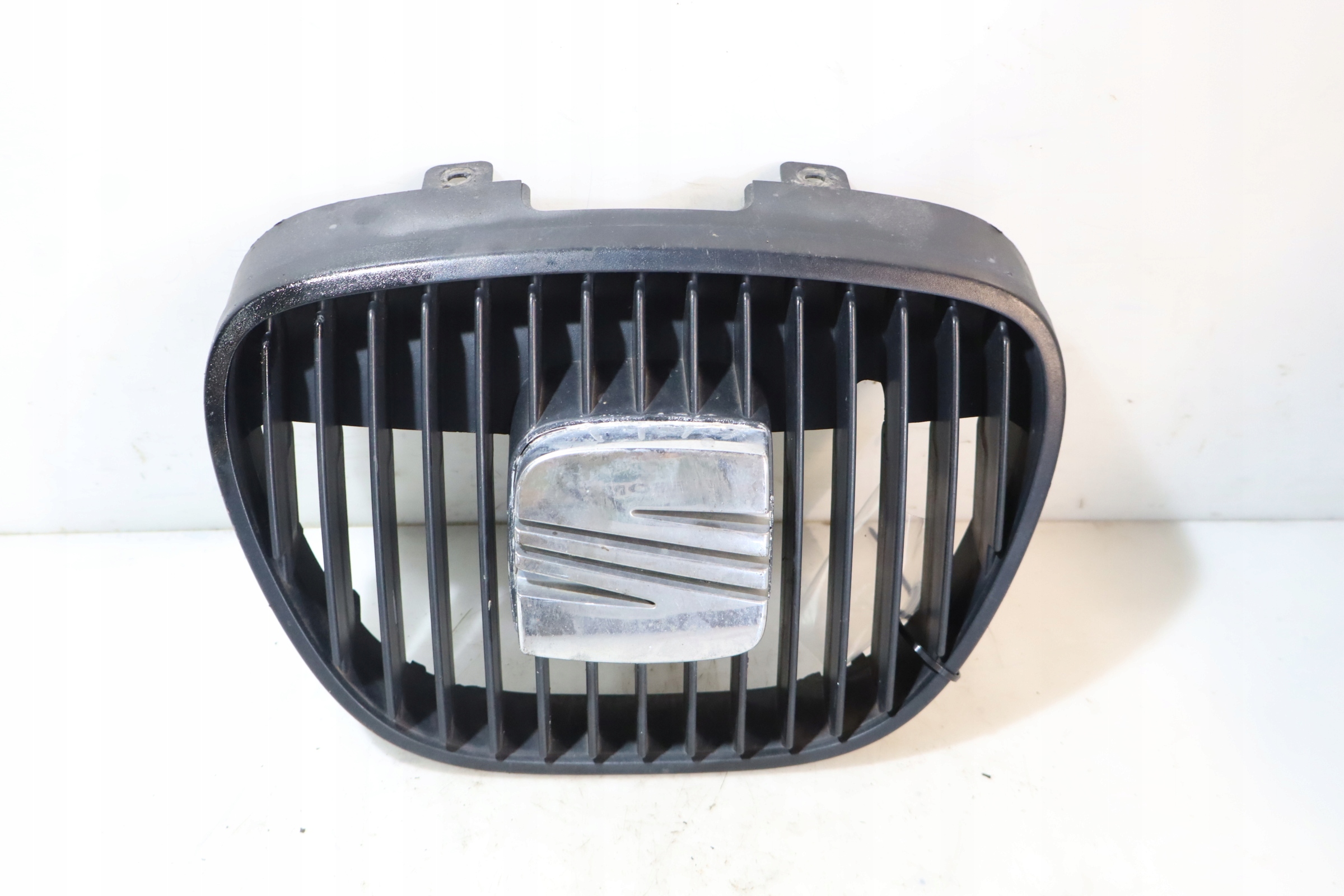 решетка радиатора seat Ibiza III 6L